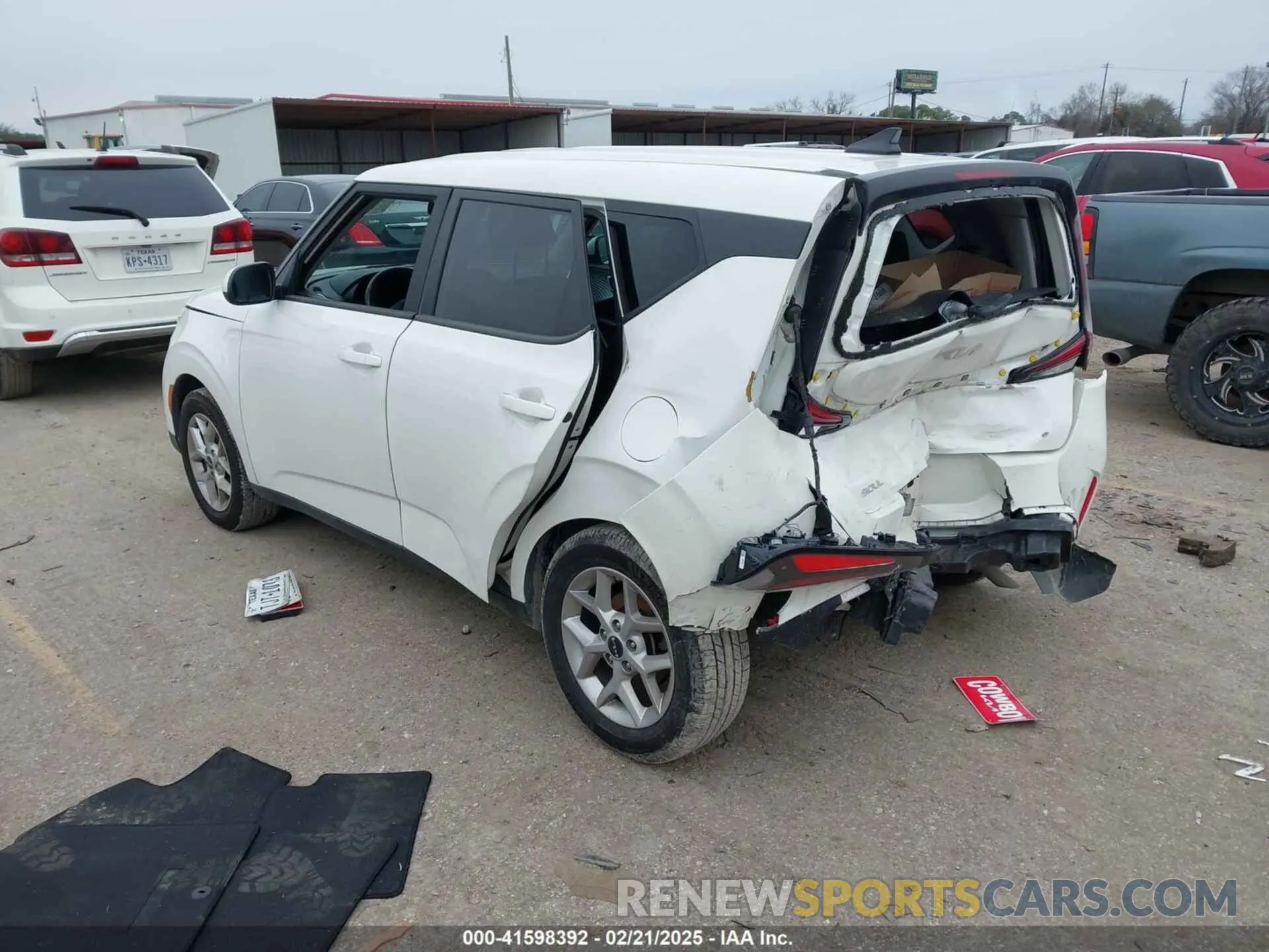 3 Photograph of a damaged car KNDJ23AUXP7215033 KIA SOUL 2023