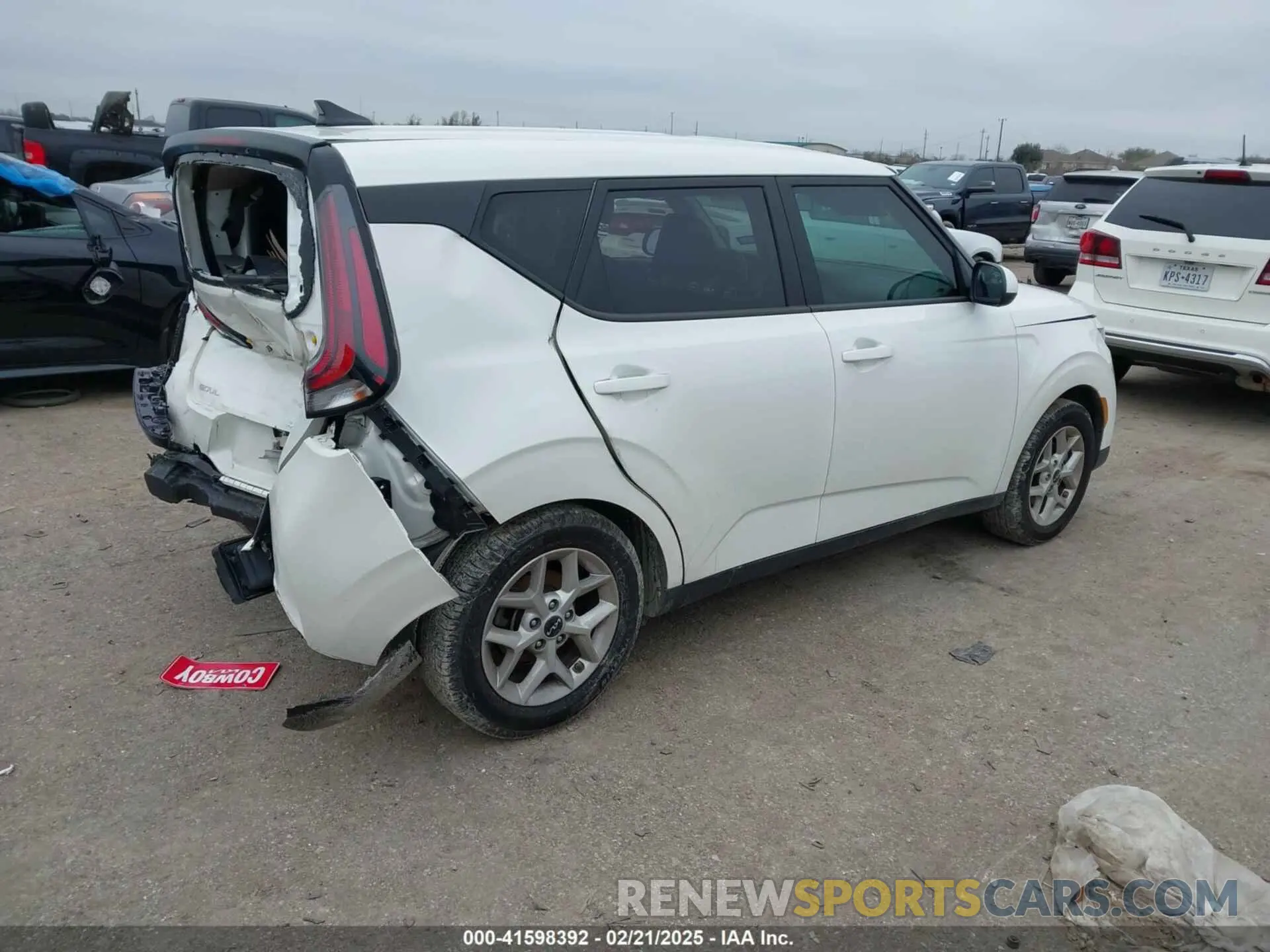 4 Photograph of a damaged car KNDJ23AUXP7215033 KIA SOUL 2023