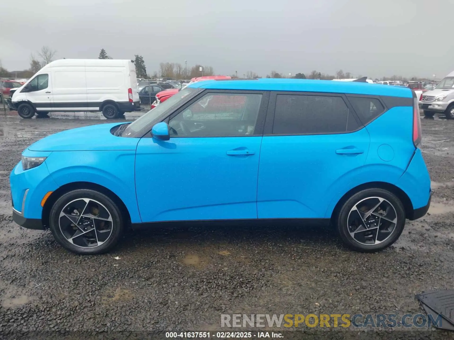 14 Photograph of a damaged car KNDJ33AU3P7202606 KIA SOUL 2023