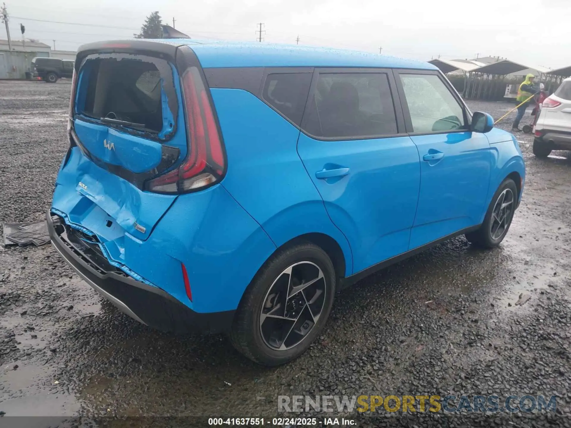 4 Photograph of a damaged car KNDJ33AU3P7202606 KIA SOUL 2023