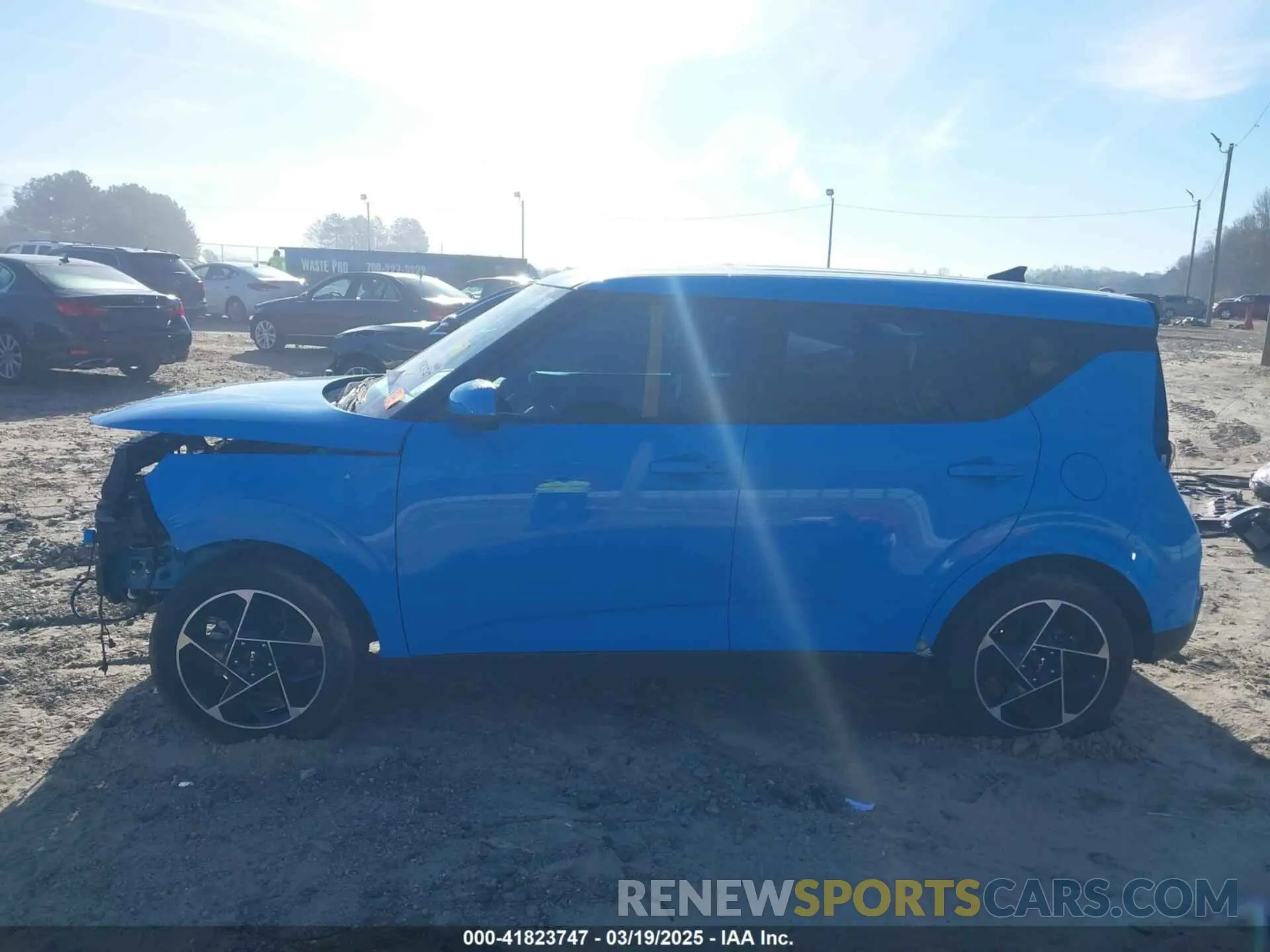 15 Photograph of a damaged car KNDJ33AU4P7190594 KIA SOUL 2023