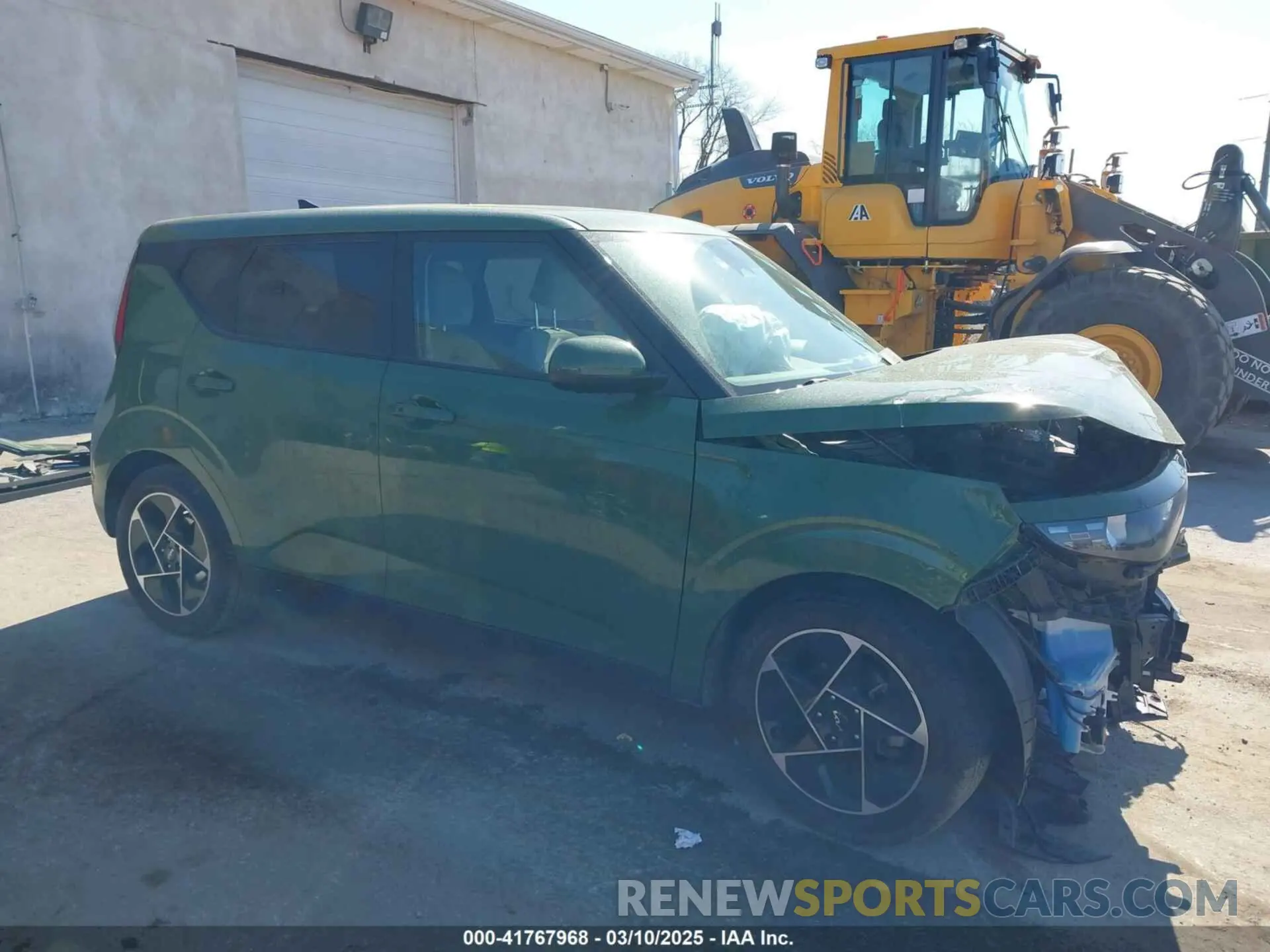 13 Photograph of a damaged car KNDJ33AU5P7194010 KIA SOUL 2023