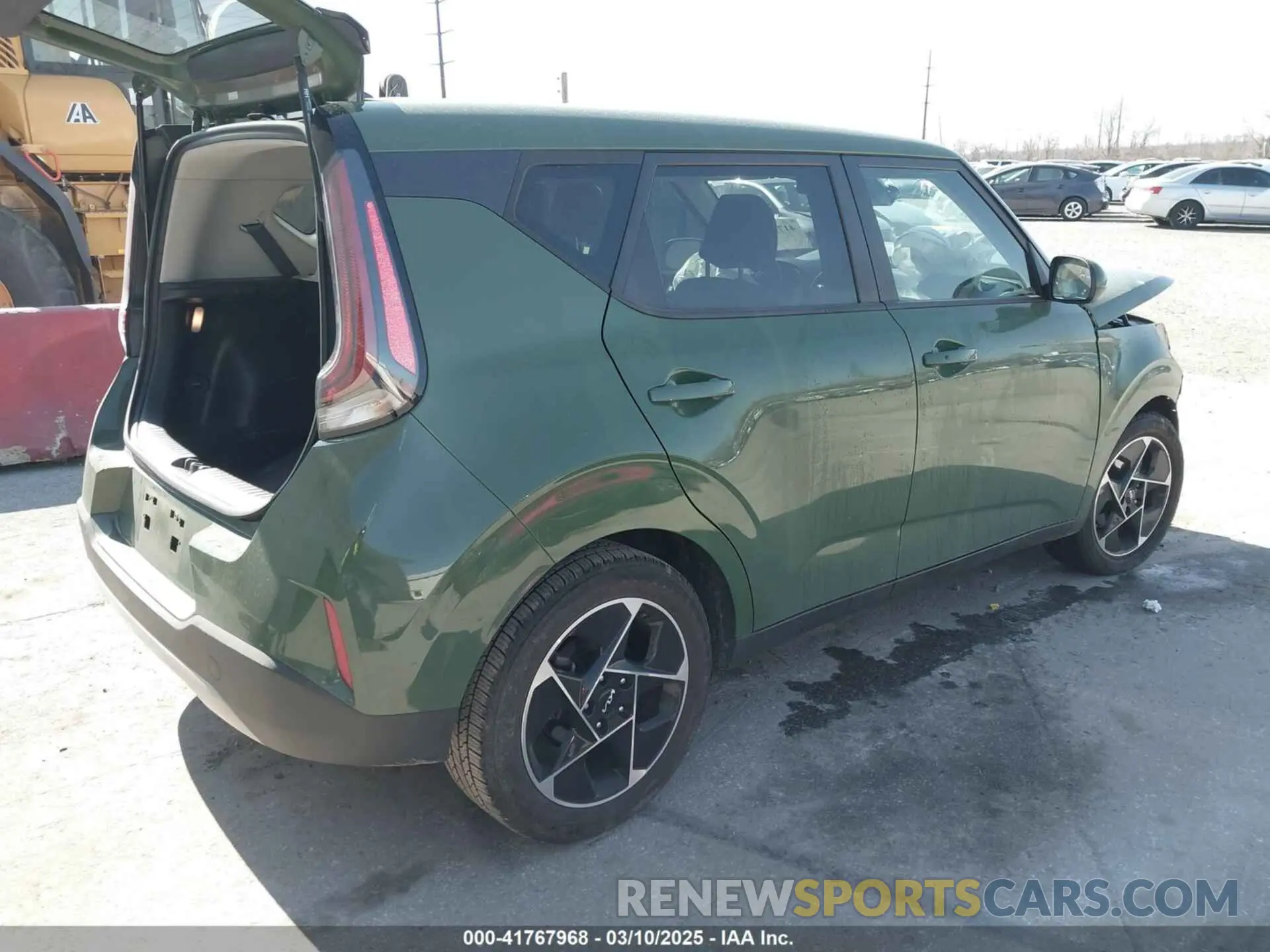 4 Photograph of a damaged car KNDJ33AU5P7194010 KIA SOUL 2023