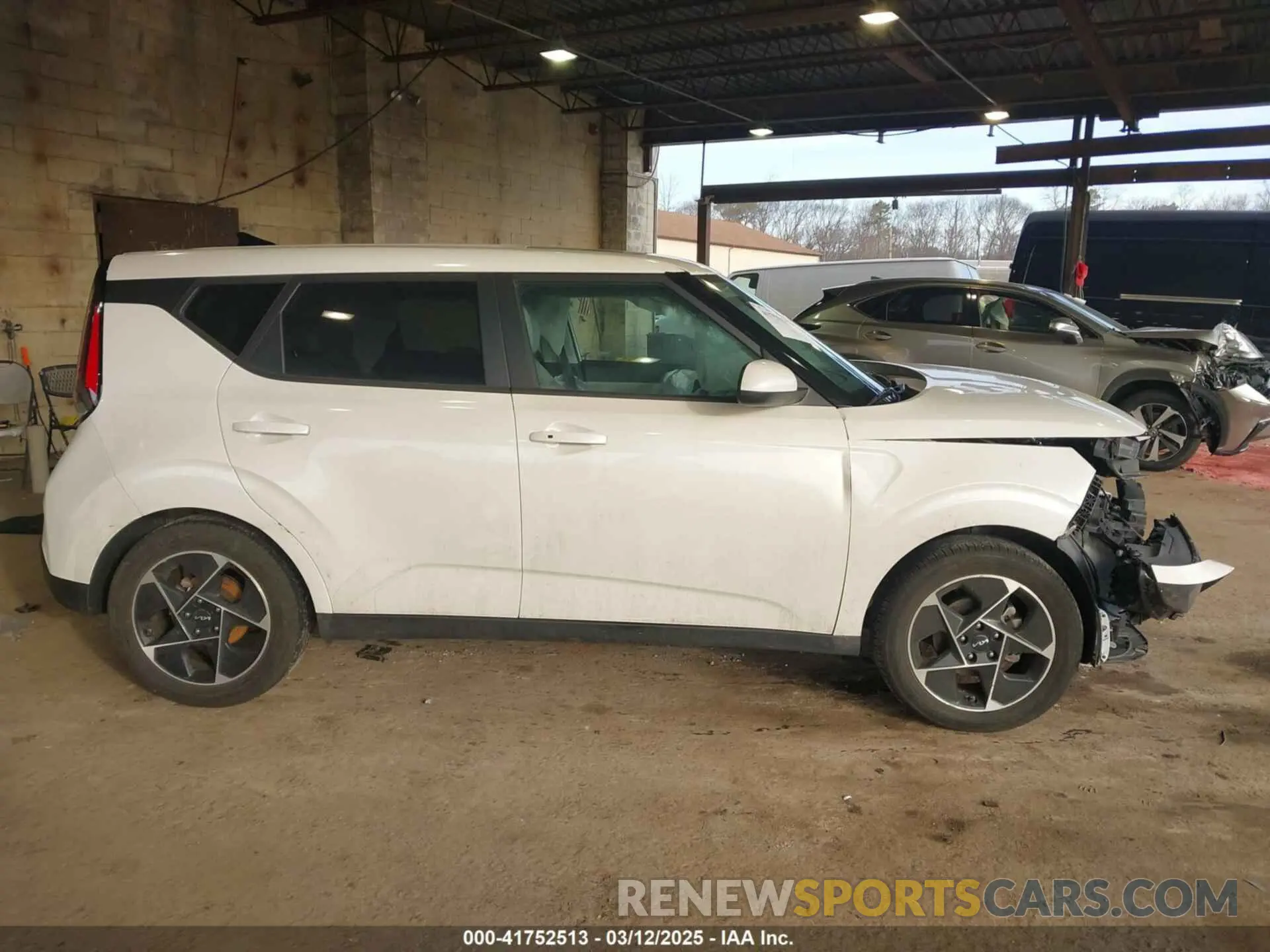 13 Photograph of a damaged car KNDJ33AU5P7874182 KIA SOUL 2023