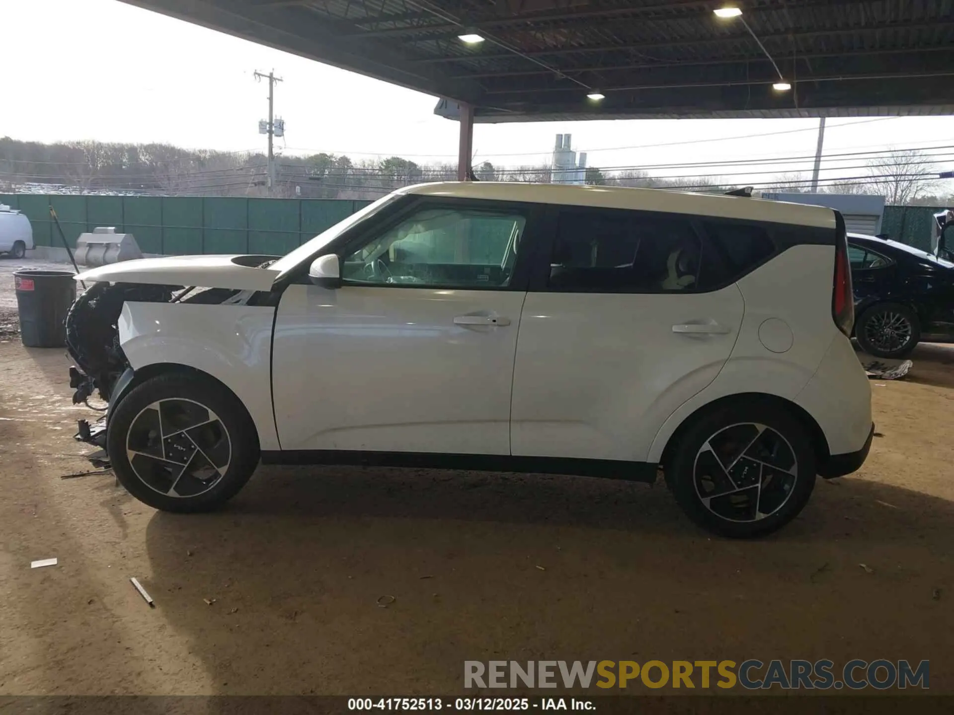 14 Photograph of a damaged car KNDJ33AU5P7874182 KIA SOUL 2023