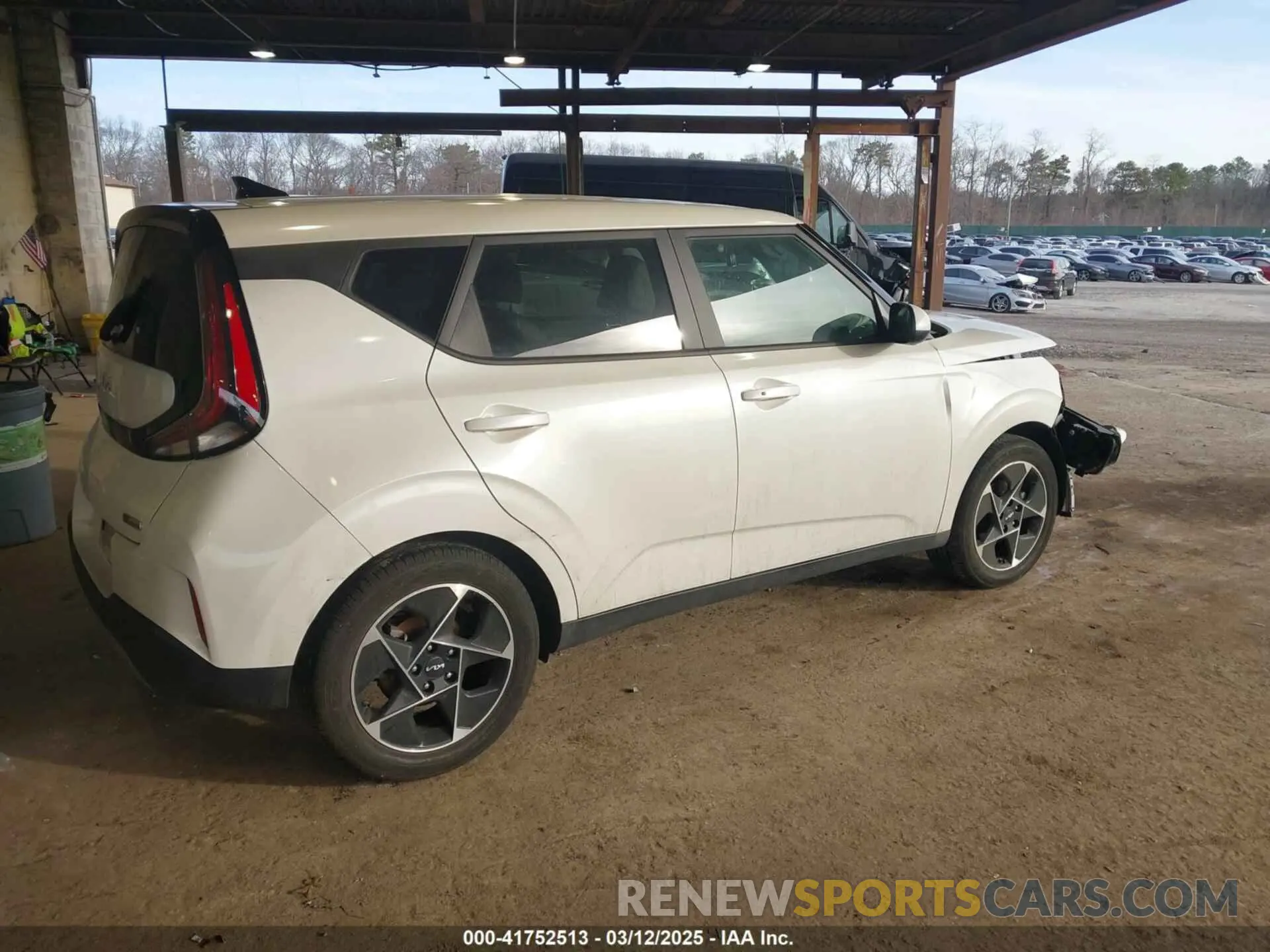 4 Photograph of a damaged car KNDJ33AU5P7874182 KIA SOUL 2023