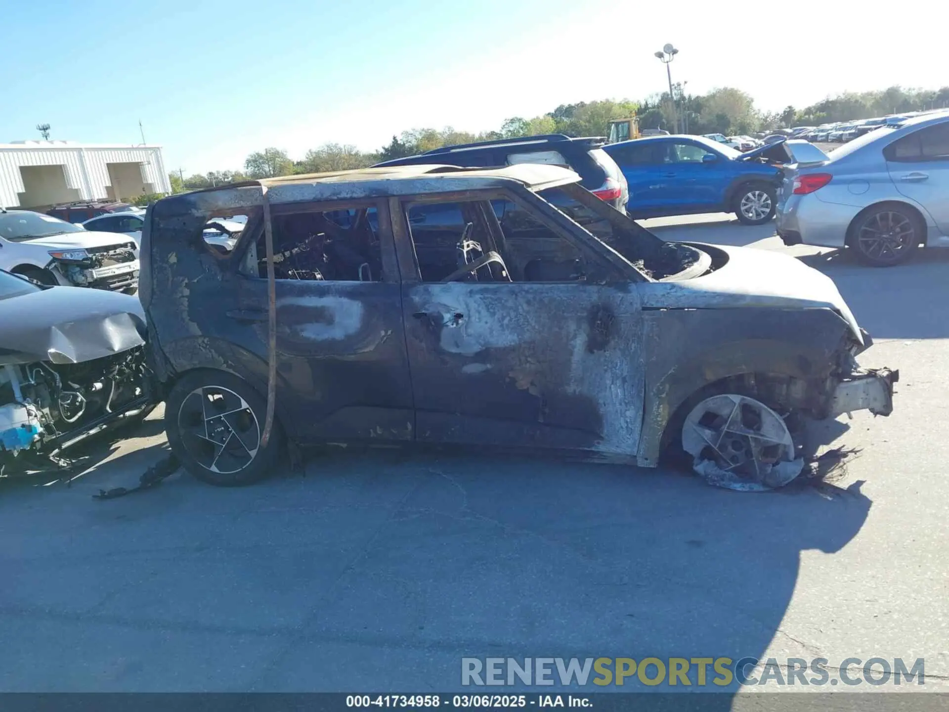 12 Photograph of a damaged car KNDJ33AU5P7893234 KIA SOUL 2023