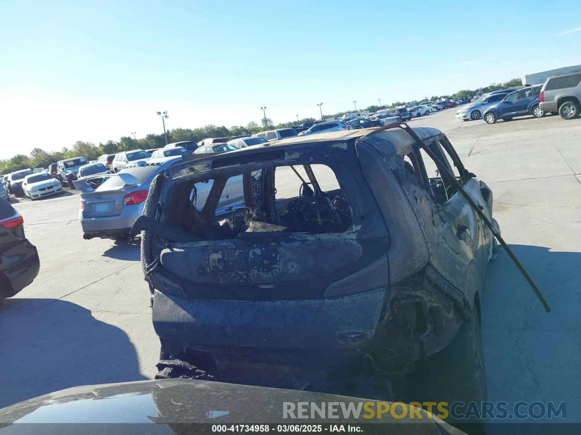 15 Photograph of a damaged car KNDJ33AU5P7893234 KIA SOUL 2023