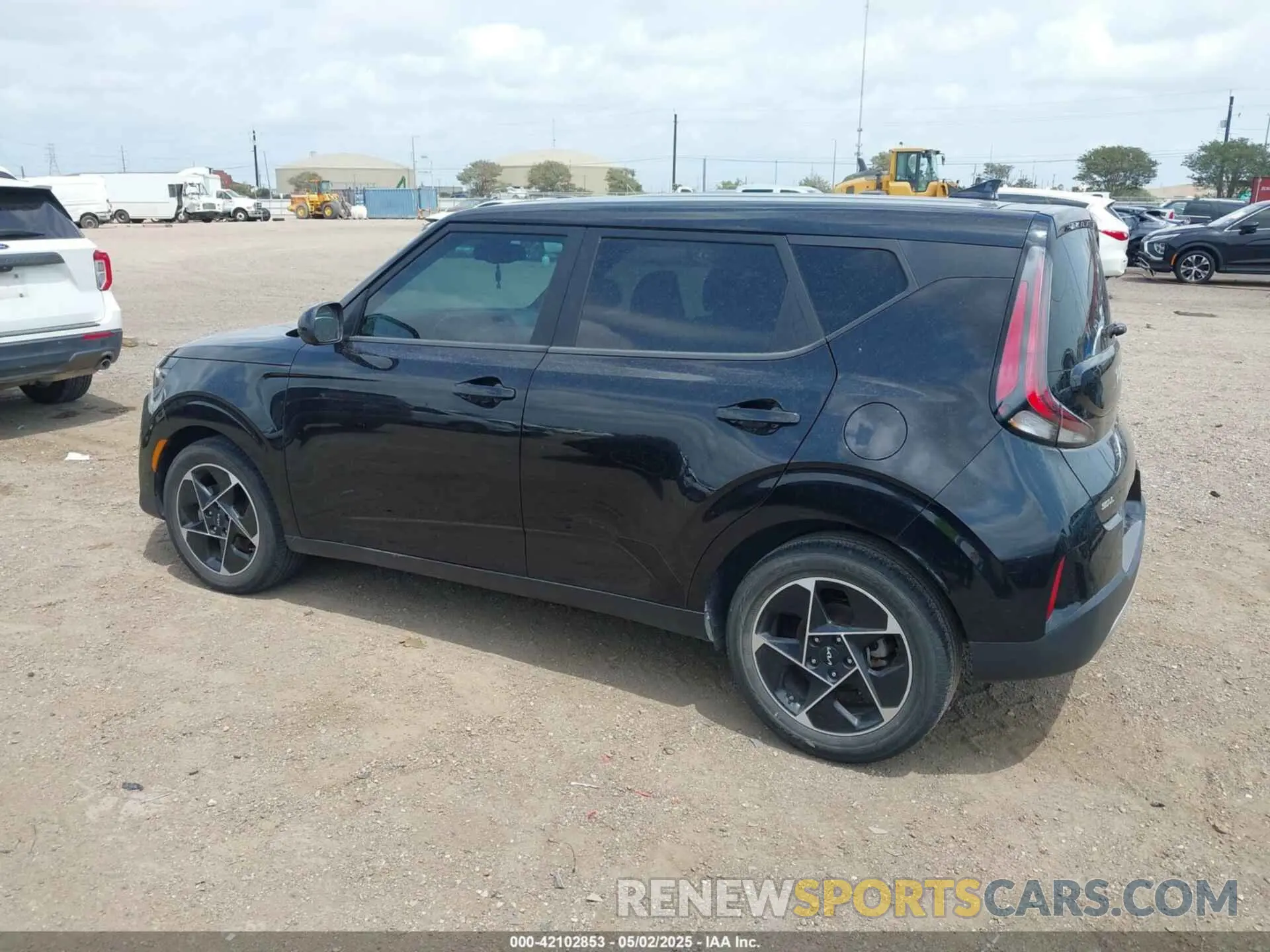 3 Photograph of a damaged car KNDJ33AU6P7869041 KIA SOUL 2023