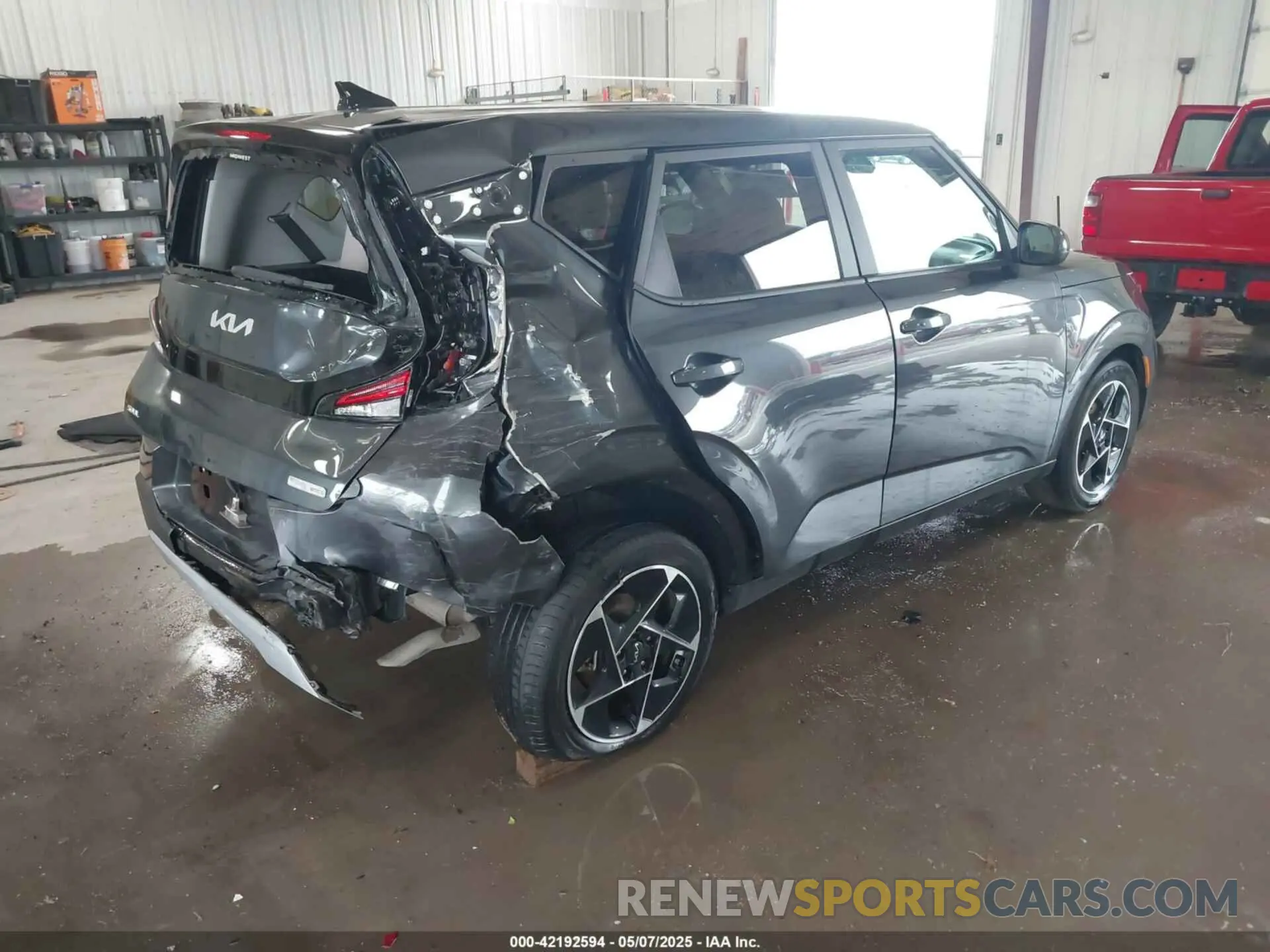 4 Photograph of a damaged car KNDJ33AU6P7891525 KIA SOUL 2023