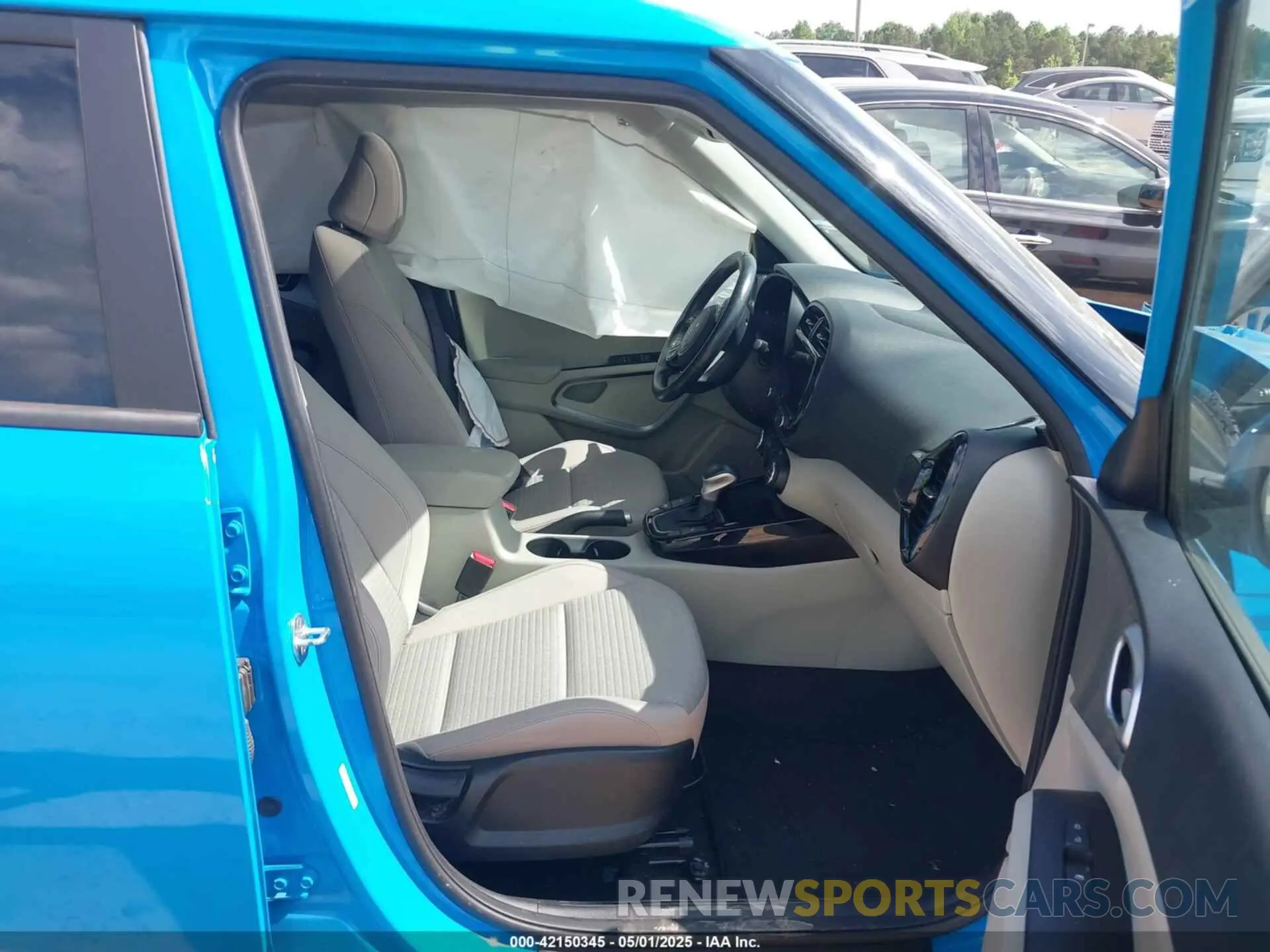5 Photograph of a damaged car KNDJ33AU7P7195711 KIA SOUL 2023