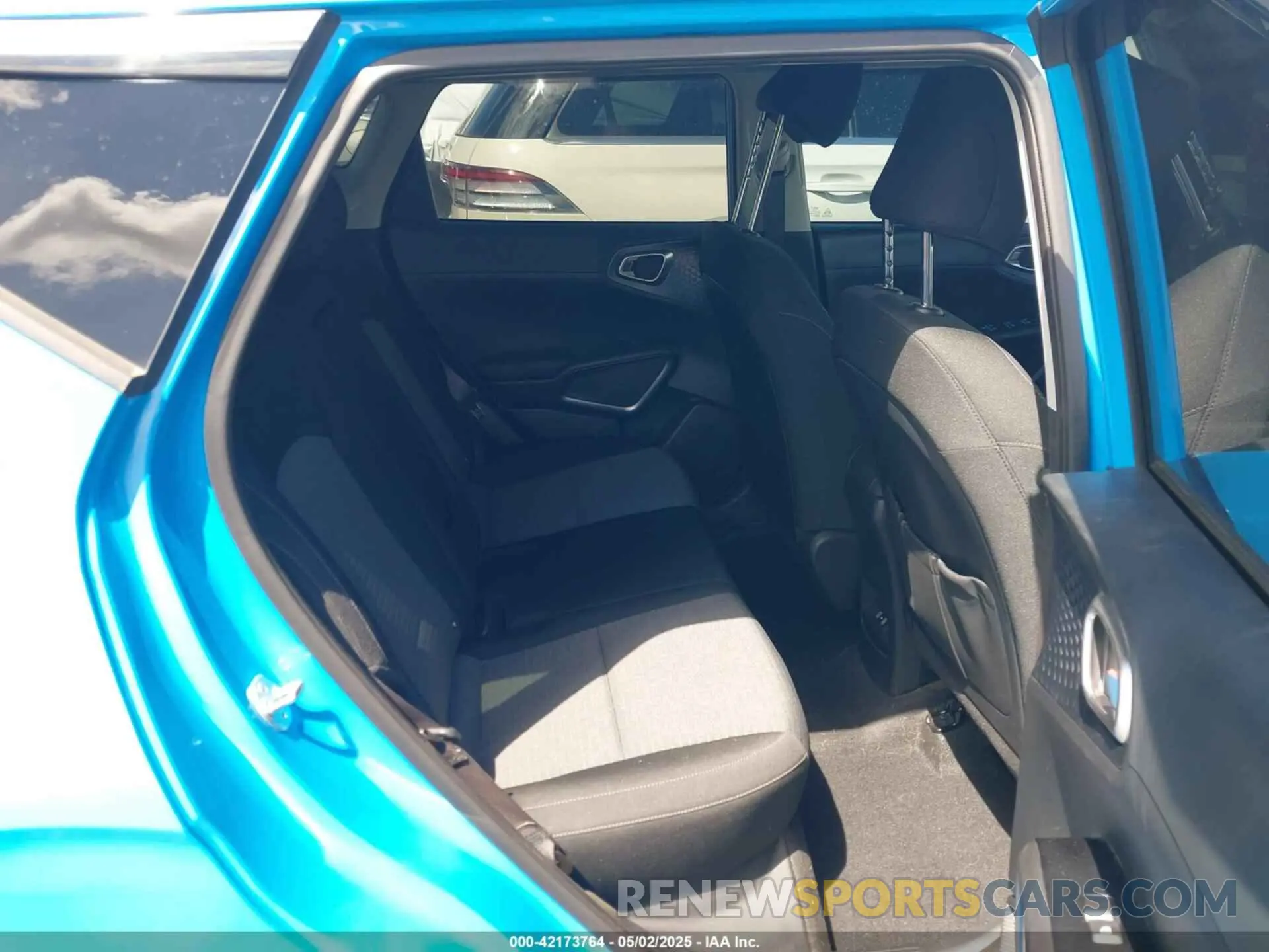 8 Photograph of a damaged car KNDJ33AU8P7210149 KIA SOUL 2023