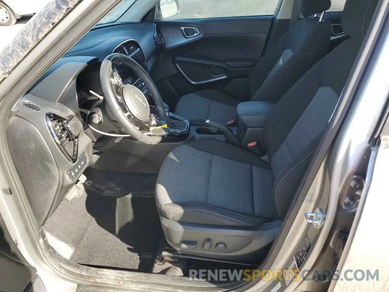 7 Photograph of a damaged car KNDJ33AU8P7865959 KIA SOUL 2023