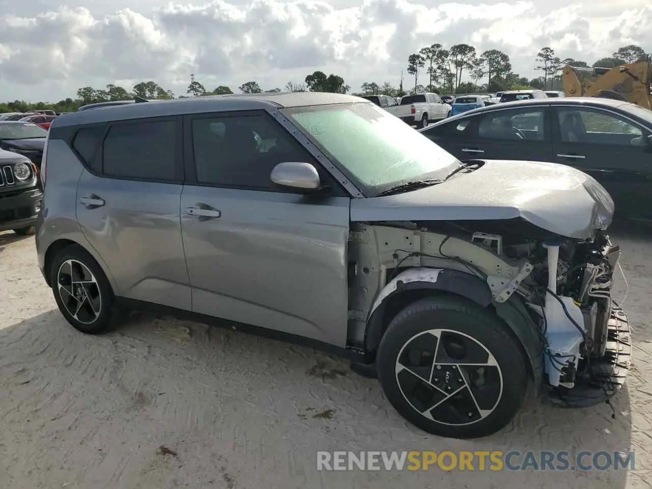 4 Photograph of a damaged car KNDJ33AU8P7871650 KIA SOUL 2023