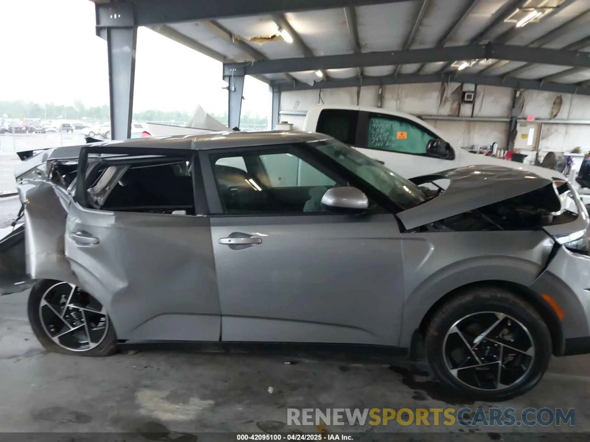 12 Photograph of a damaged car KNDJ33AU8P7872815 KIA SOUL 2023