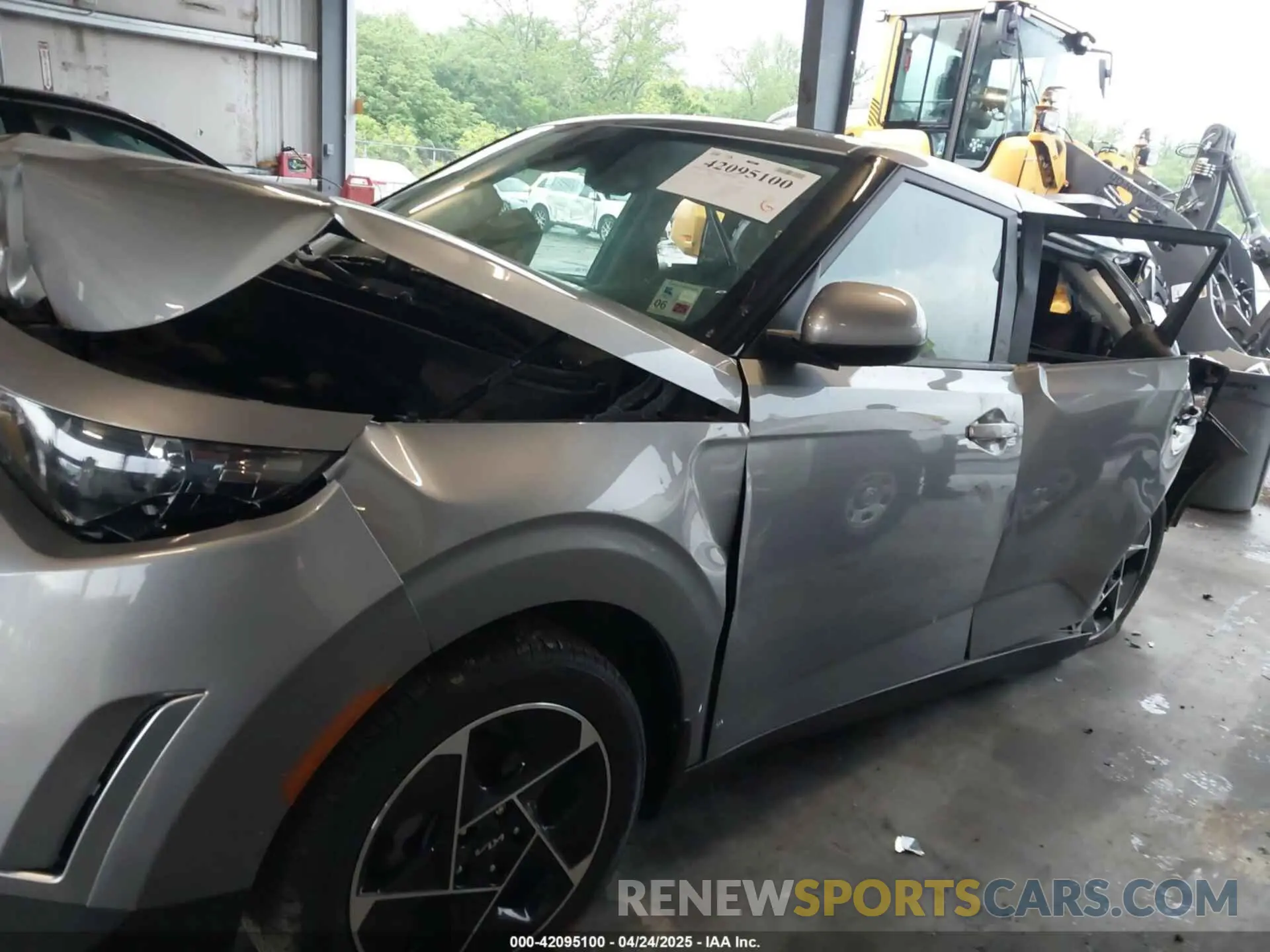 13 Photograph of a damaged car KNDJ33AU8P7872815 KIA SOUL 2023
