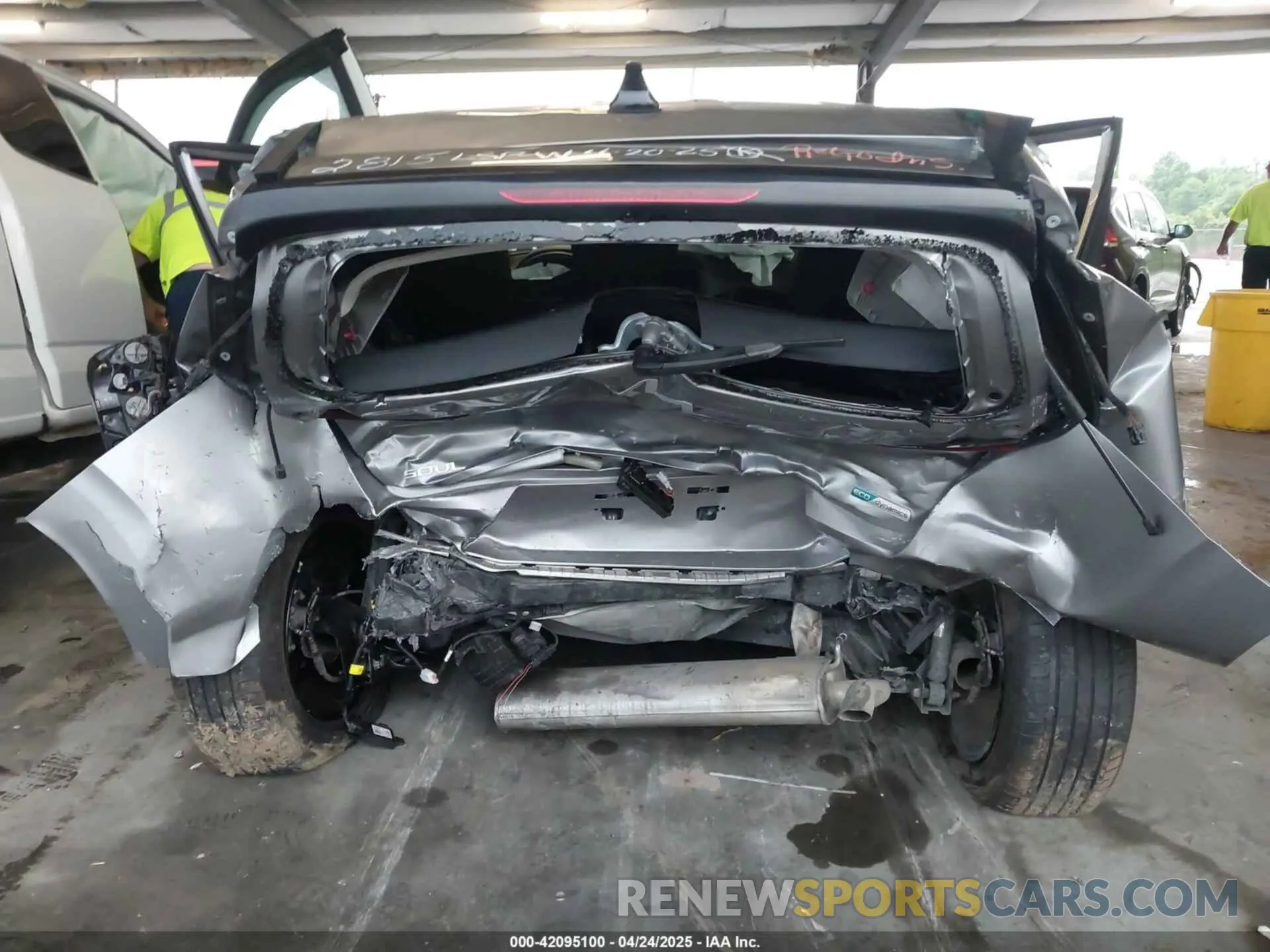 15 Photograph of a damaged car KNDJ33AU8P7872815 KIA SOUL 2023