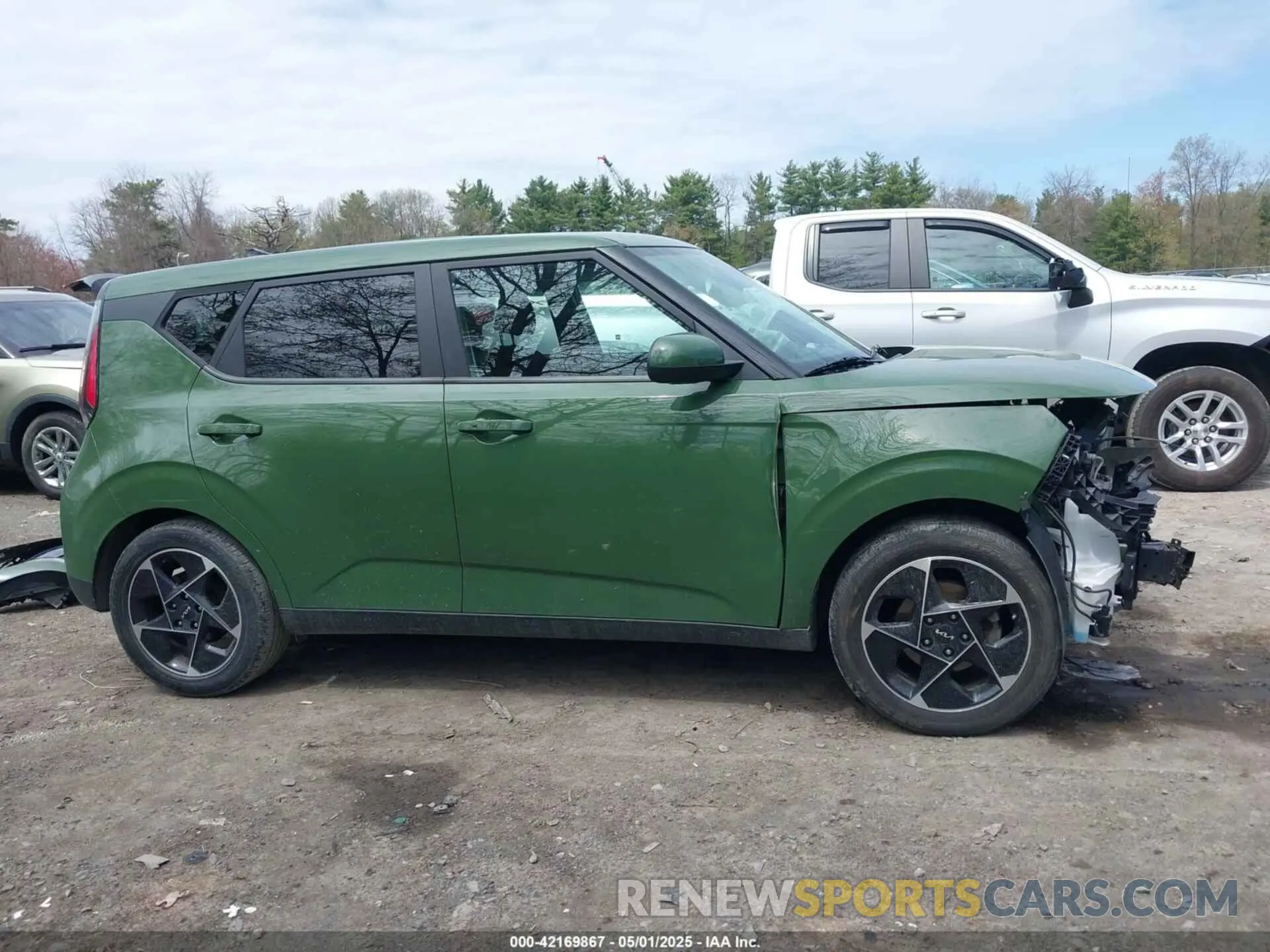 13 Photograph of a damaged car KNDJ33AU9P7194415 KIA SOUL 2023