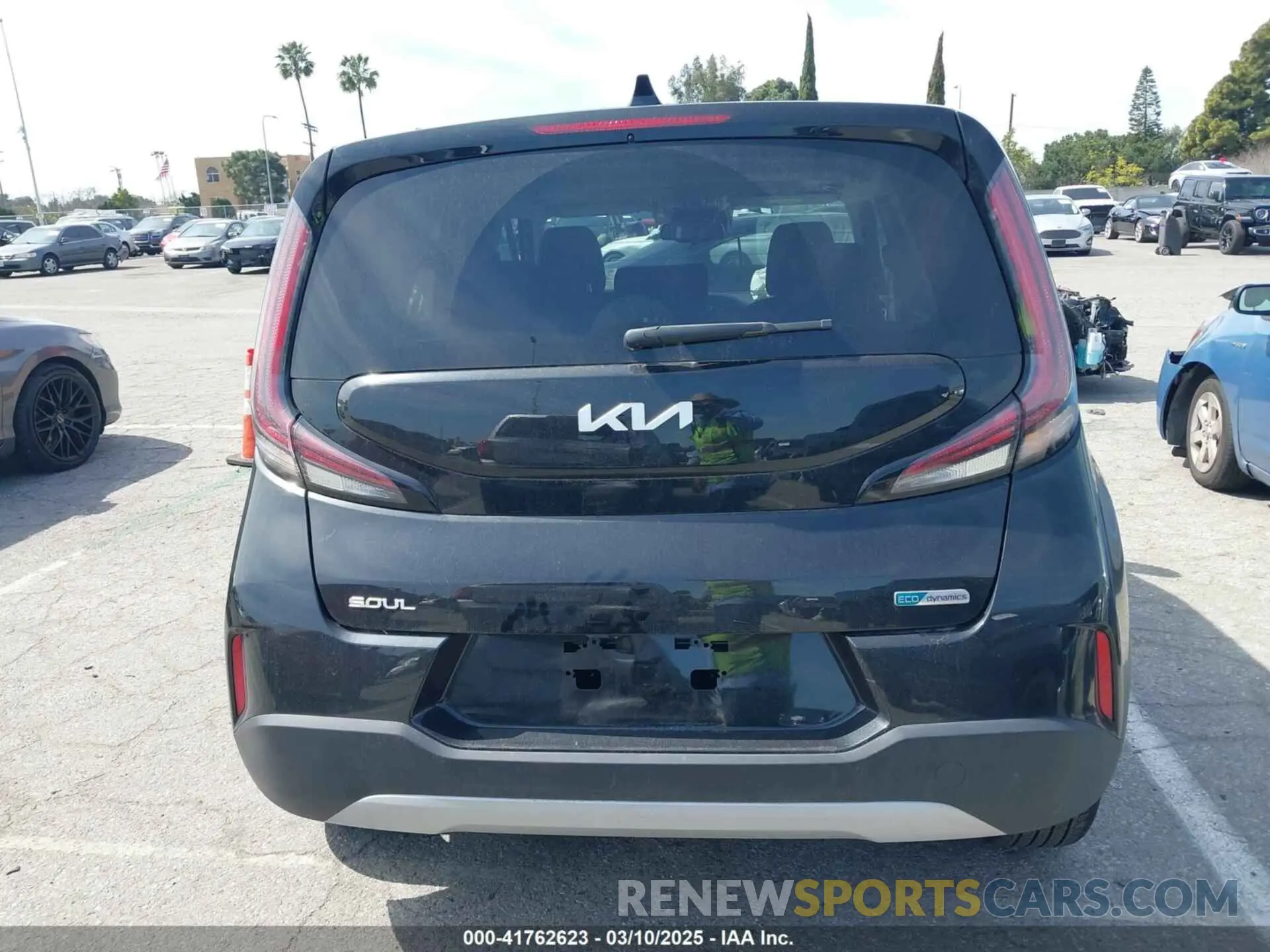16 Photograph of a damaged car KNDJ33AU9P7881801 KIA SOUL 2023