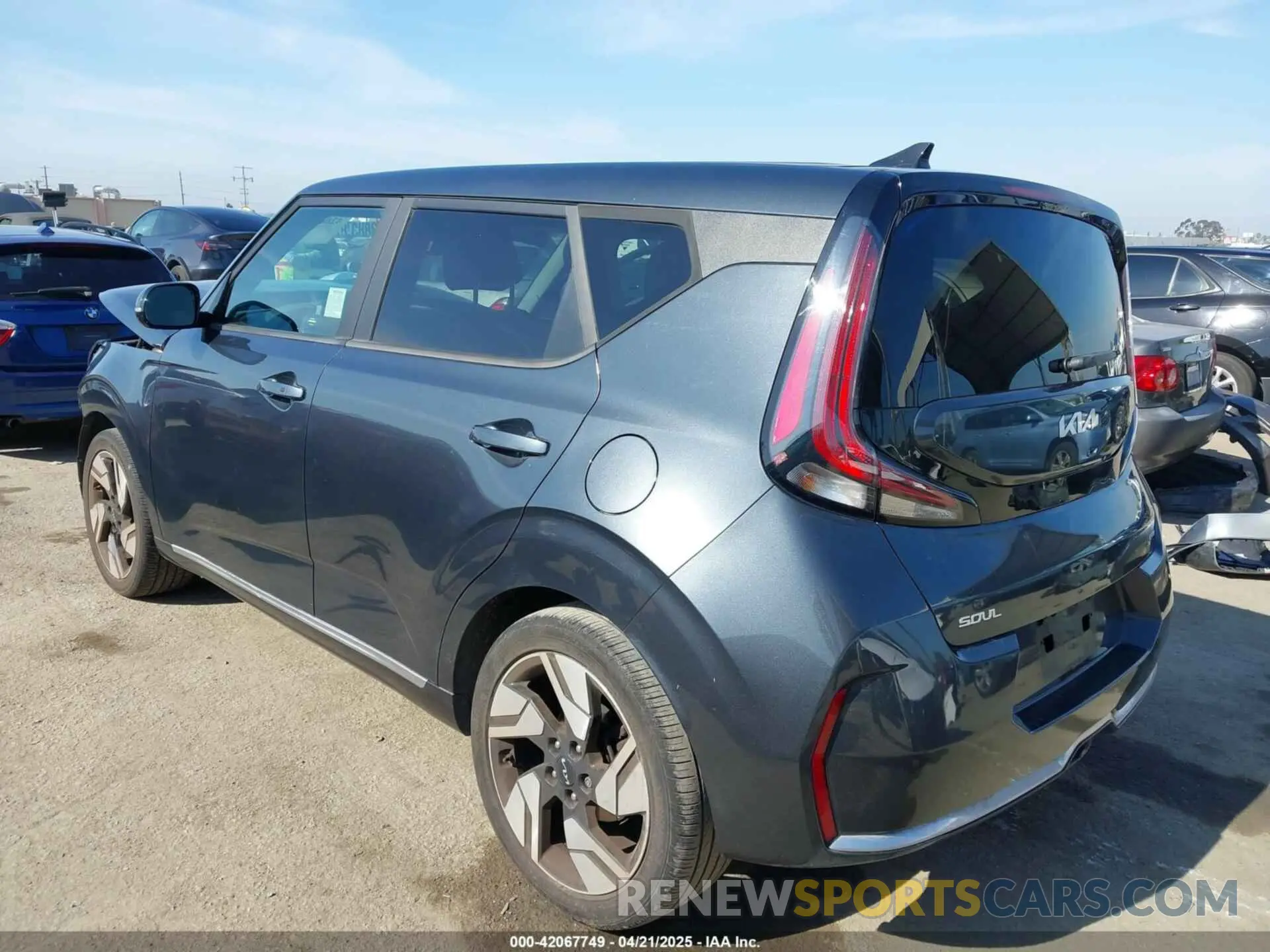 3 Photograph of a damaged car KNDJ53AU0P7195673 KIA SOUL 2023