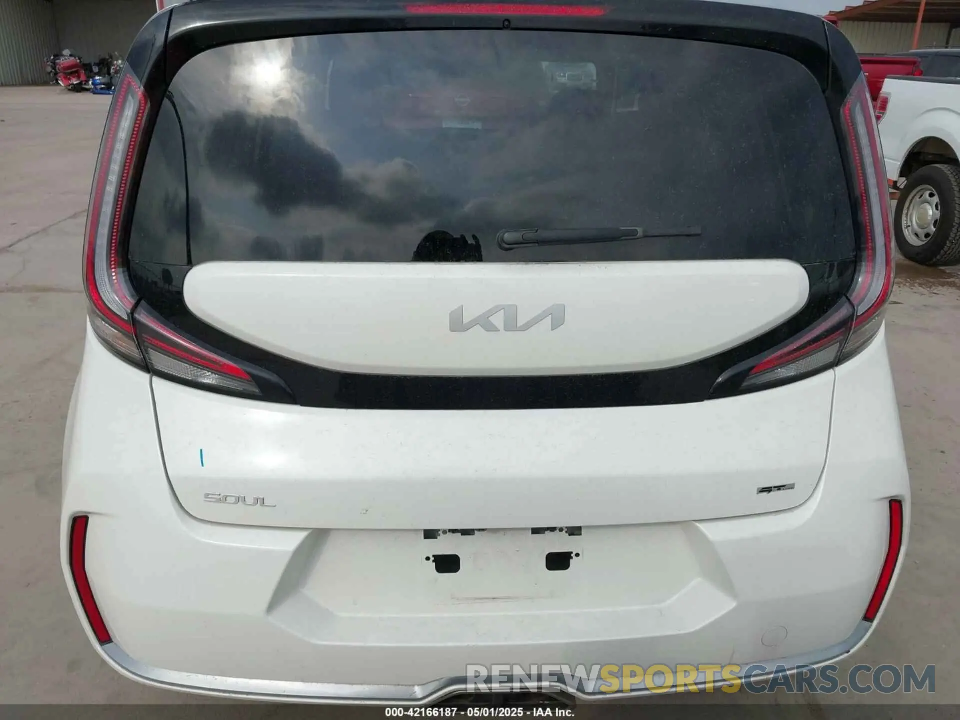16 Photograph of a damaged car KNDJ53AU1P7885691 KIA SOUL 2023