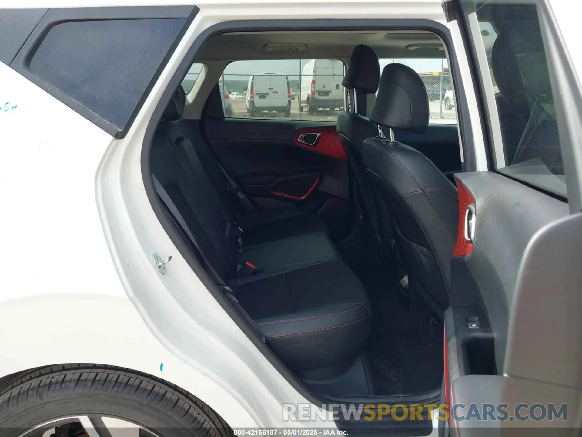 8 Photograph of a damaged car KNDJ53AU1P7885691 KIA SOUL 2023