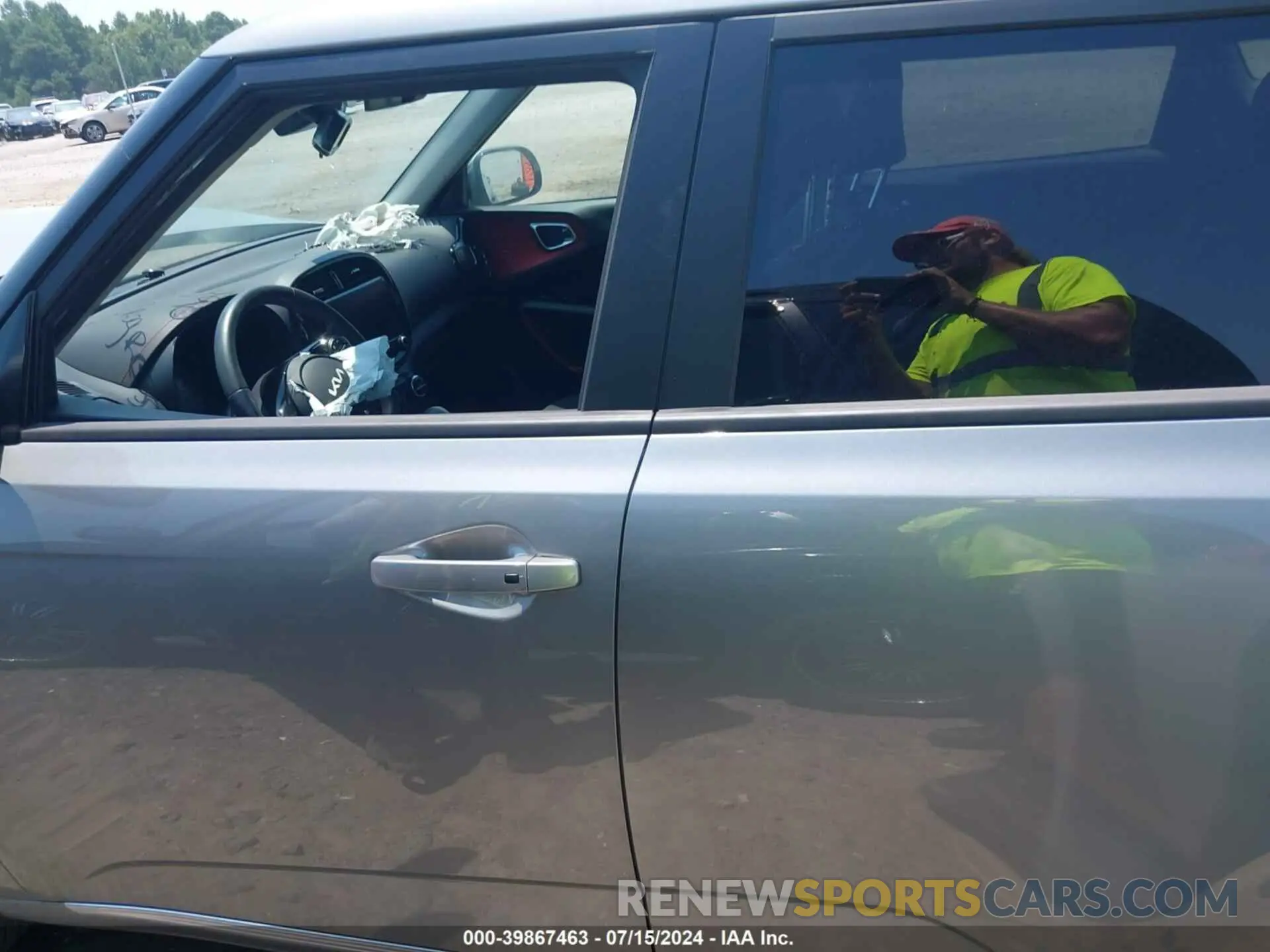 15 Photograph of a damaged car KNDJ53AU2P7852733 KIA SOUL 2023