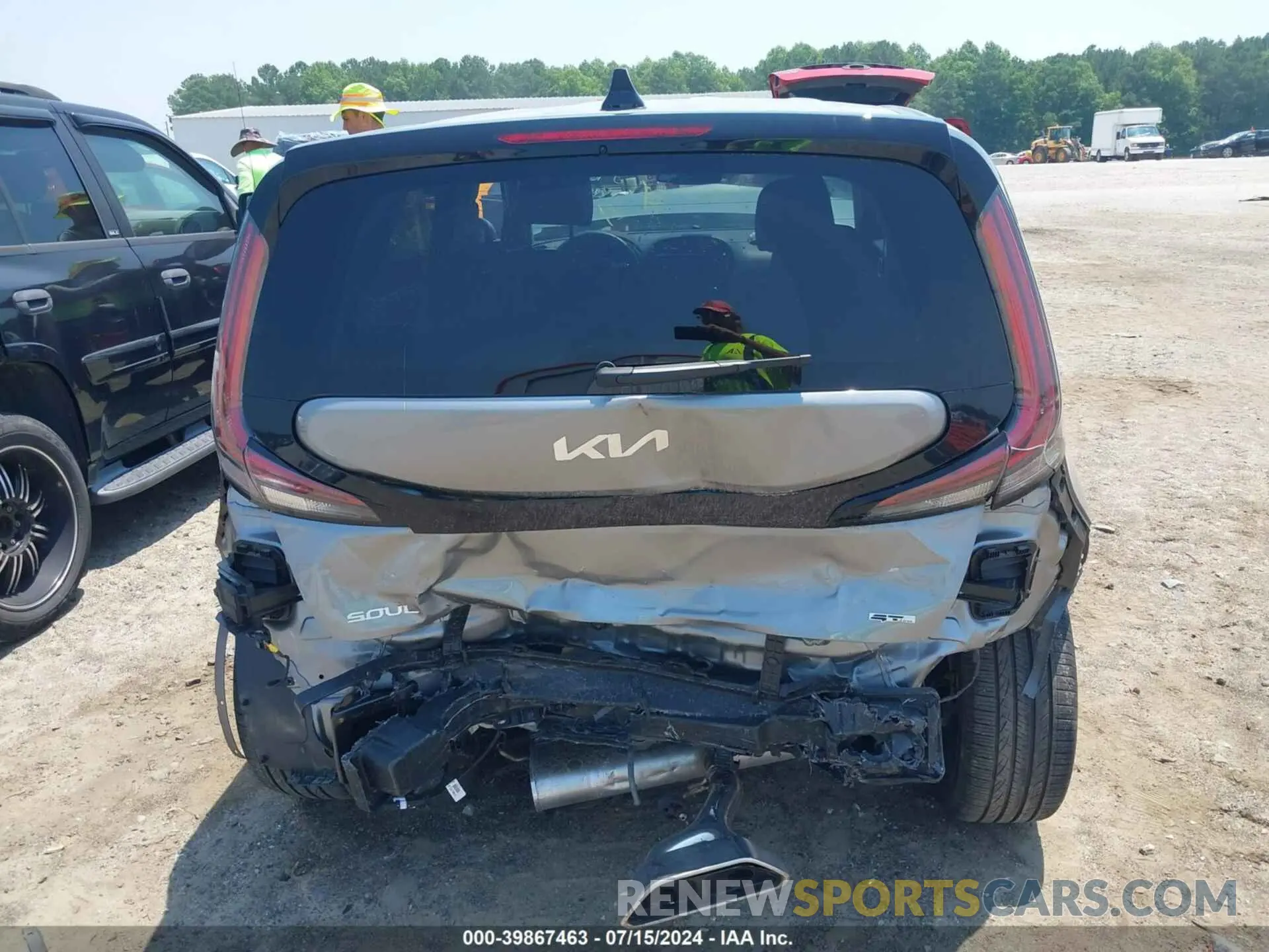 17 Photograph of a damaged car KNDJ53AU2P7852733 KIA SOUL 2023