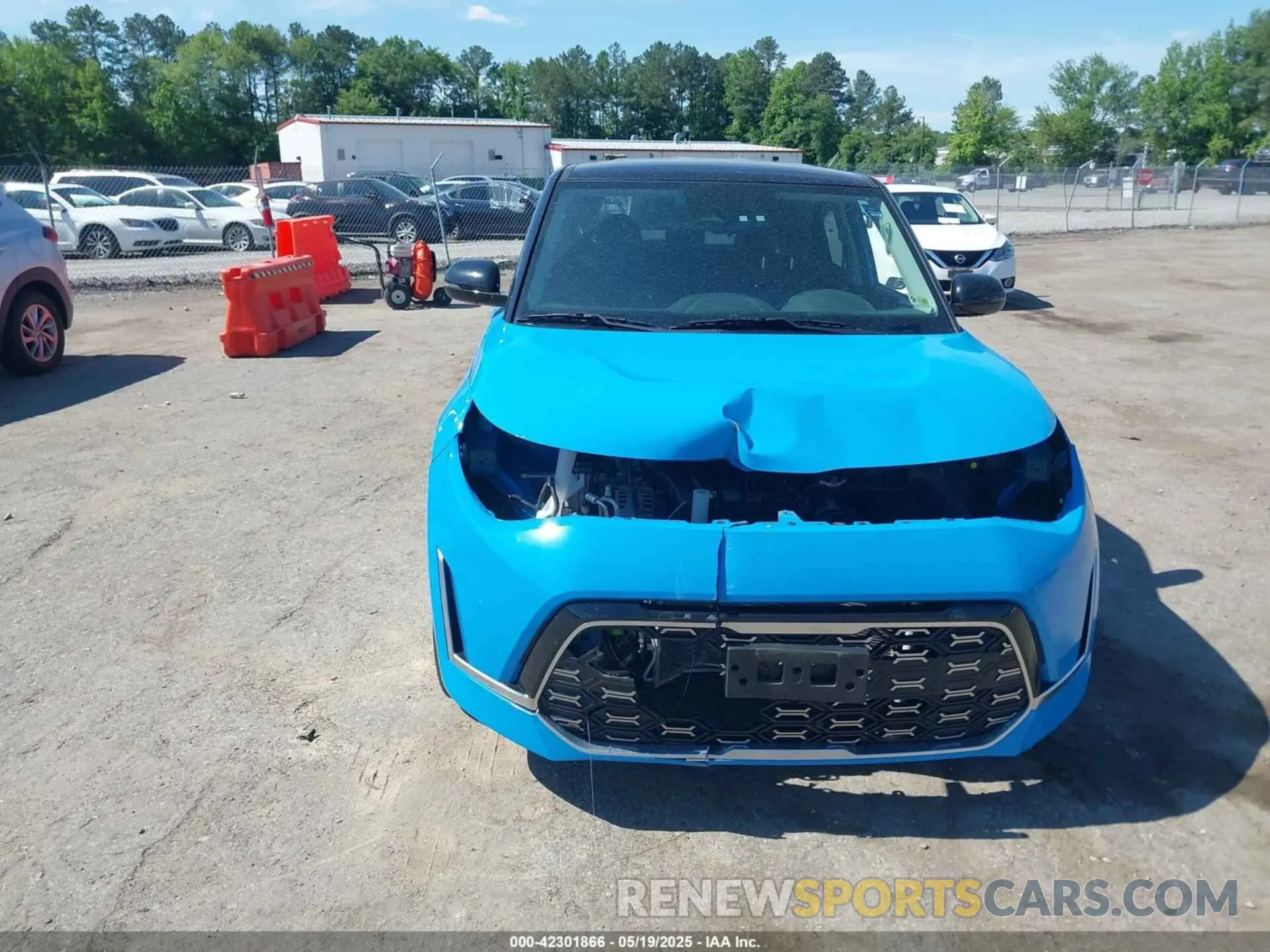 13 Photograph of a damaged car KNDJ53AU4P7195370 KIA SOUL 2023