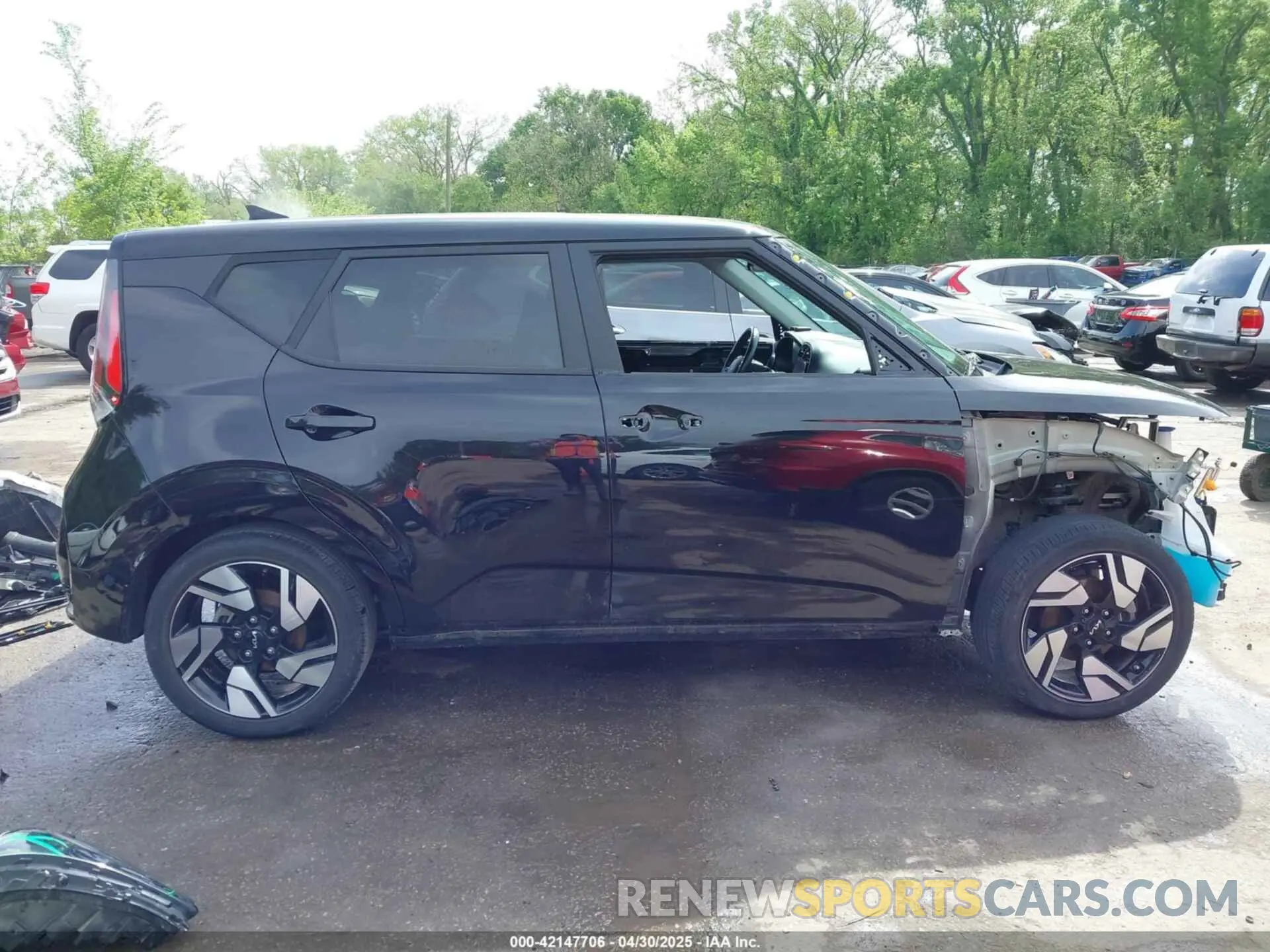 14 Photograph of a damaged car KNDJ53AU5P7848059 KIA SOUL 2023