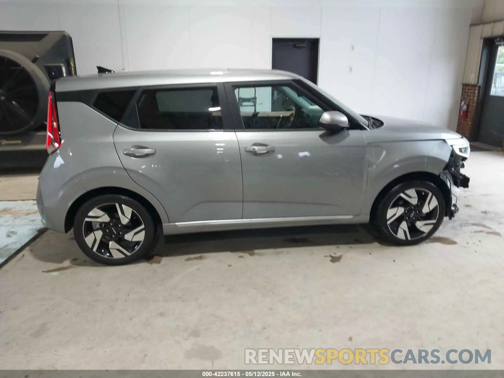 14 Photograph of a damaged car KNDJ53AU6P7864772 KIA SOUL 2023