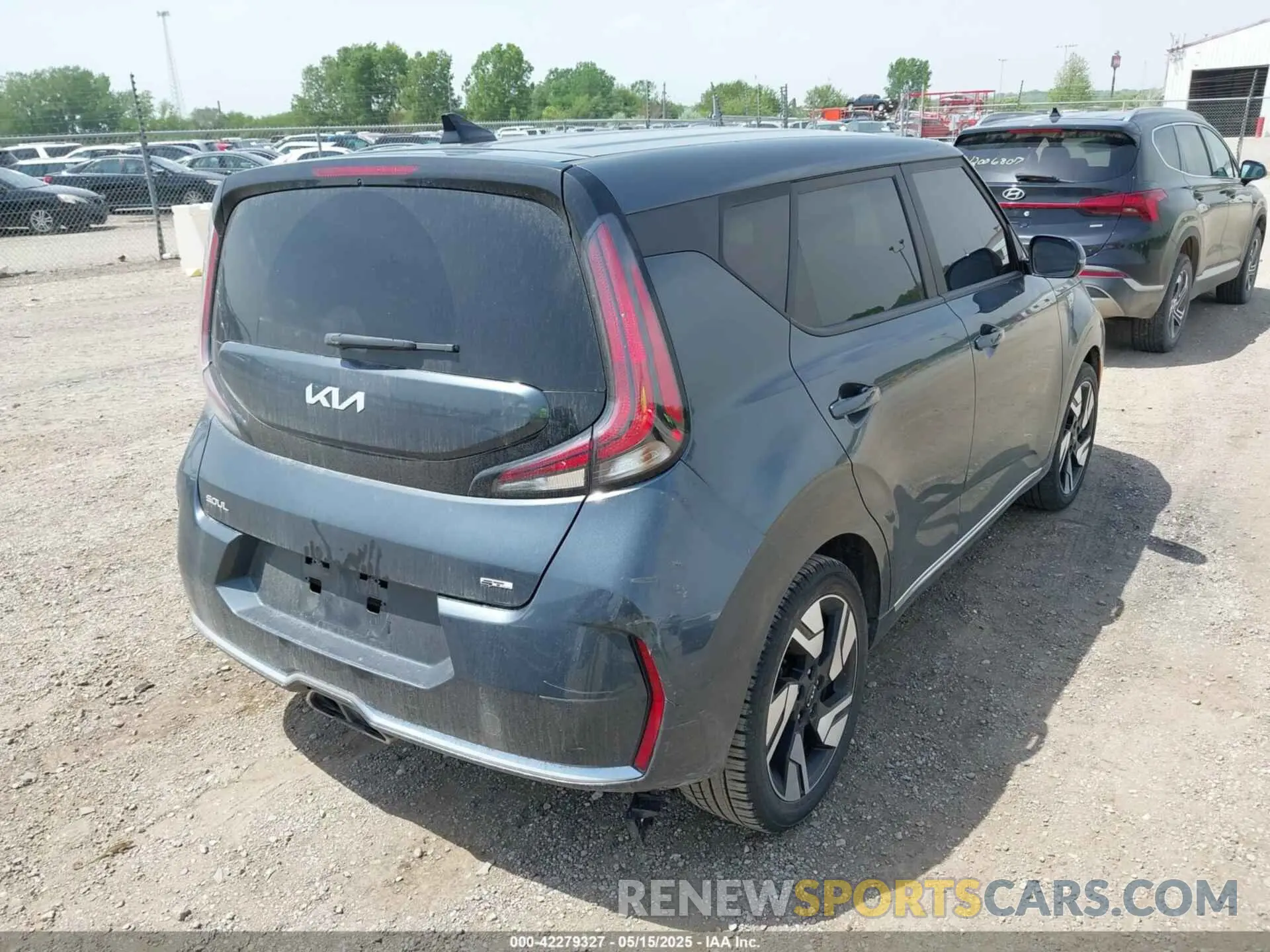 4 Photograph of a damaged car KNDJ53AU7P7191734 KIA SOUL 2023