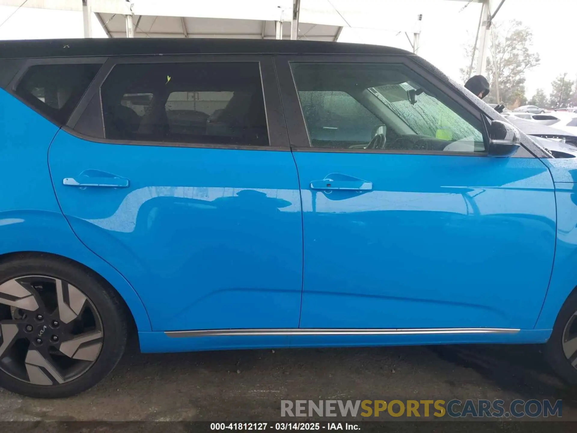 13 Photograph of a damaged car KNDJ53AU8P7205852 KIA SOUL 2023