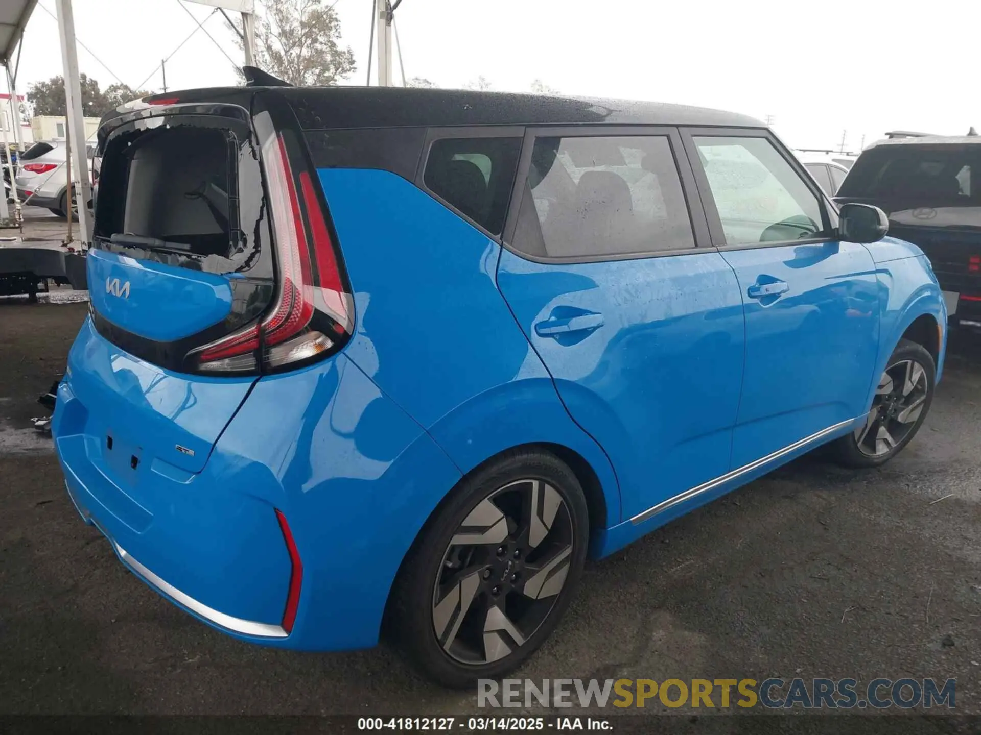 4 Photograph of a damaged car KNDJ53AU8P7205852 KIA SOUL 2023