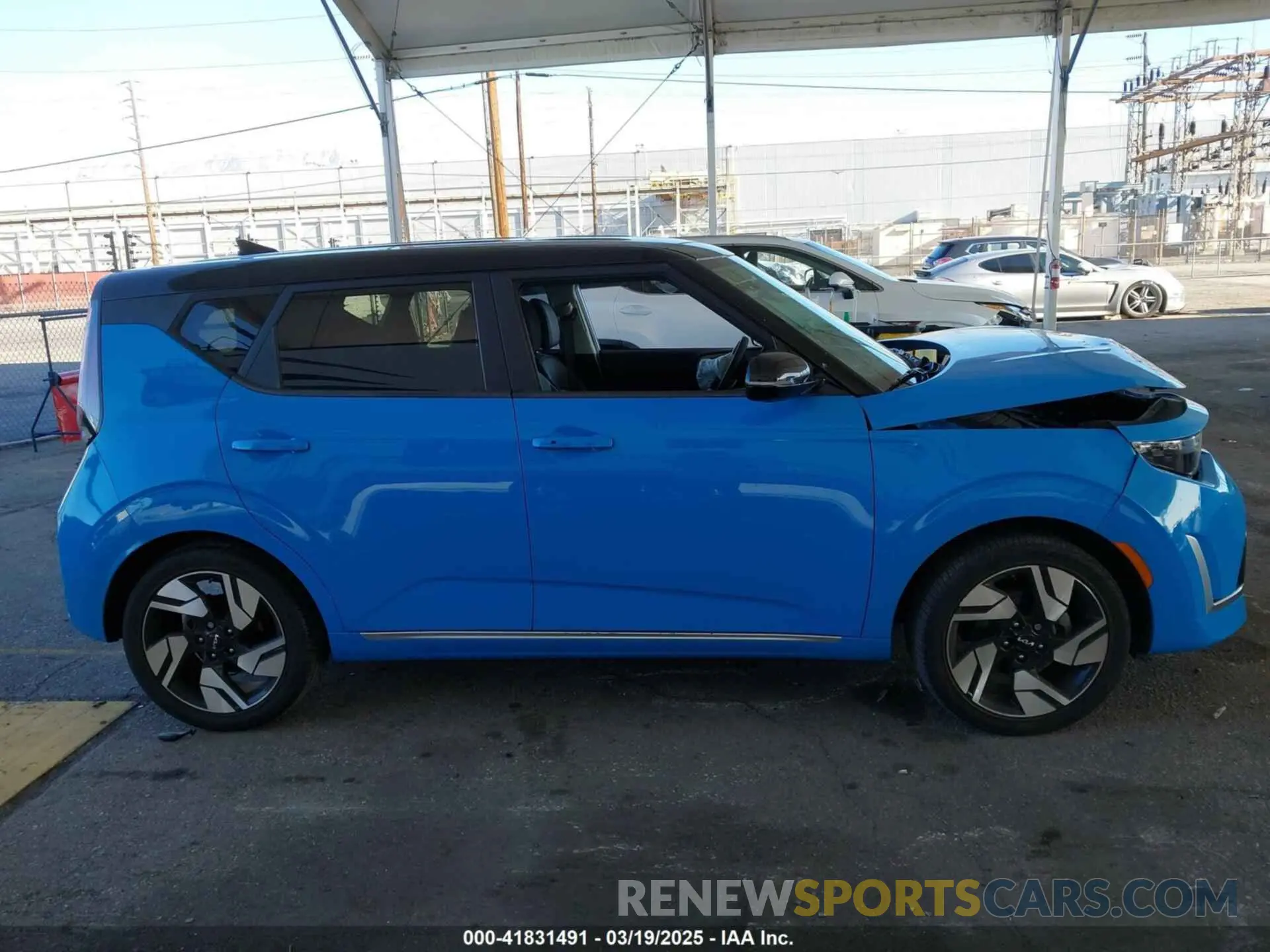 13 Photograph of a damaged car KNDJ53AUXP7193929 KIA SOUL 2023
