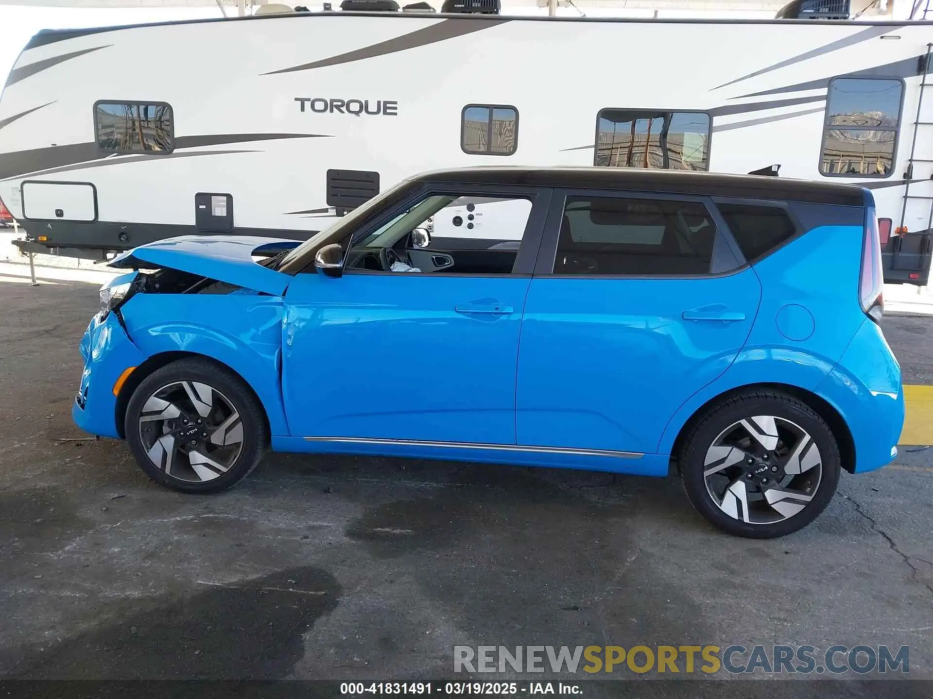 14 Photograph of a damaged car KNDJ53AUXP7193929 KIA SOUL 2023