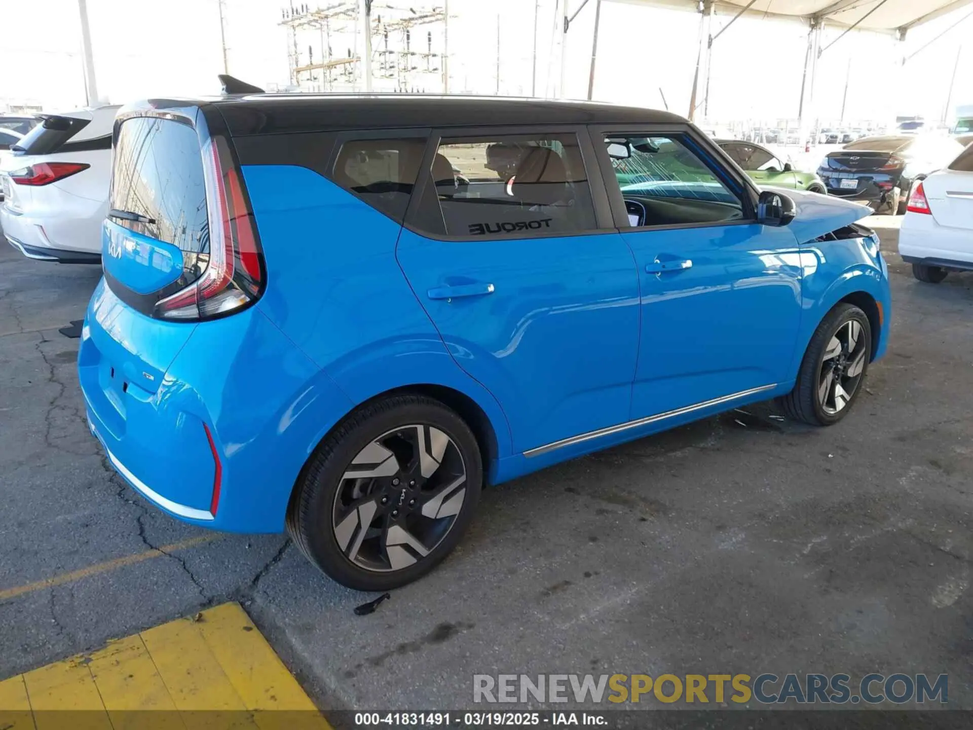 4 Photograph of a damaged car KNDJ53AUXP7193929 KIA SOUL 2023