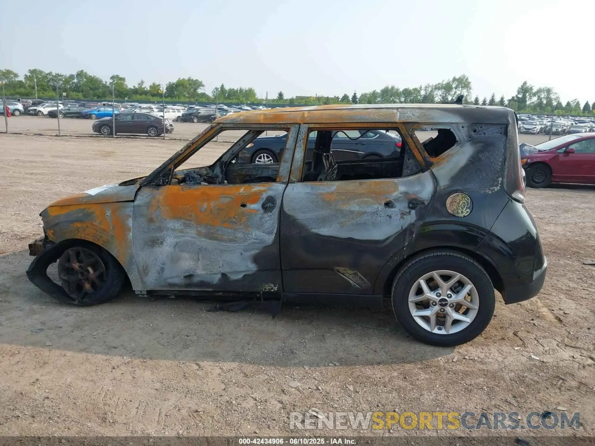 13 Photograph of a damaged car KNDJ23AU0R7238792 KIA SOUL 2024