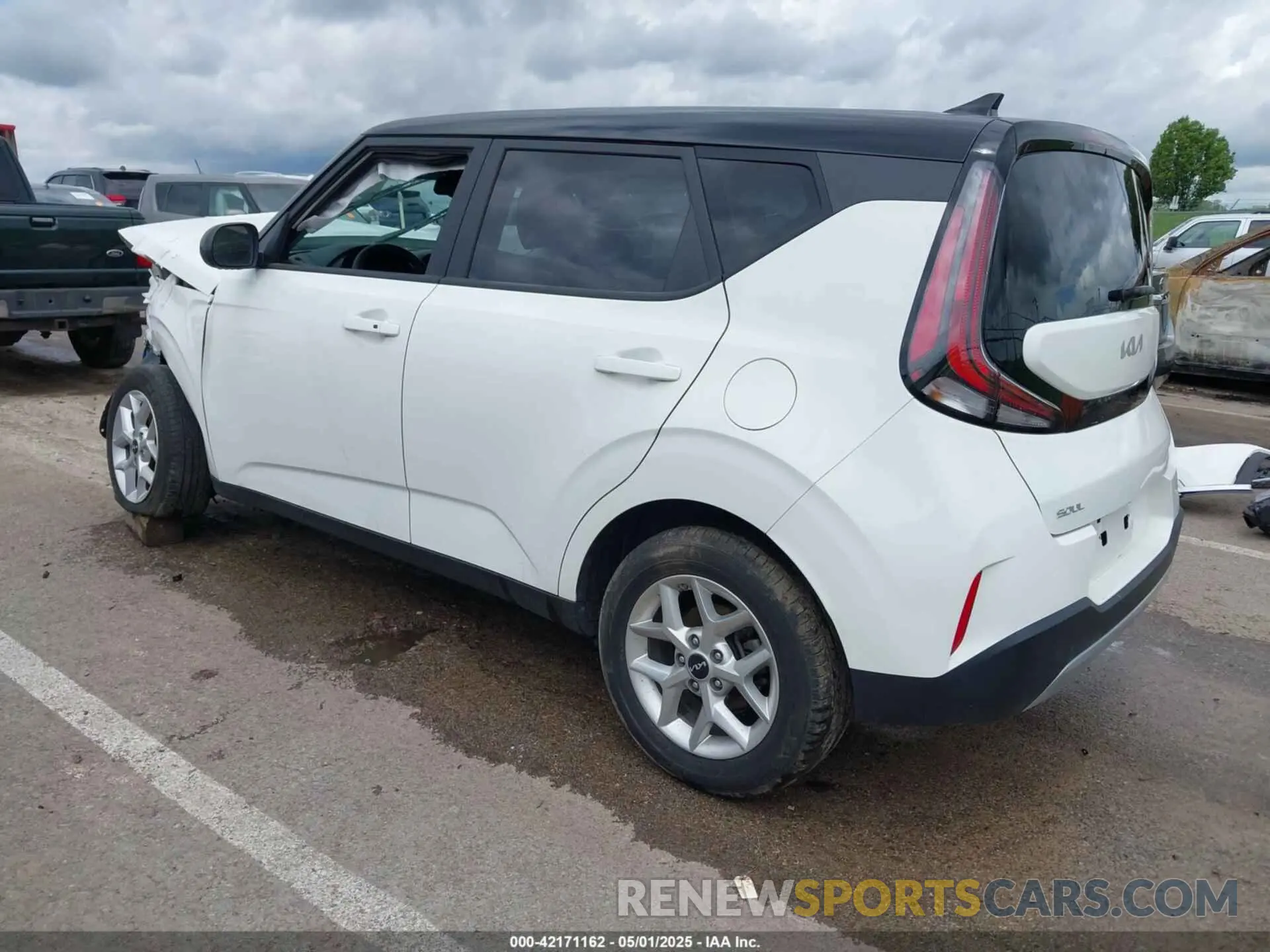 3 Photograph of a damaged car KNDJ23AU2R7229642 KIA SOUL 2024