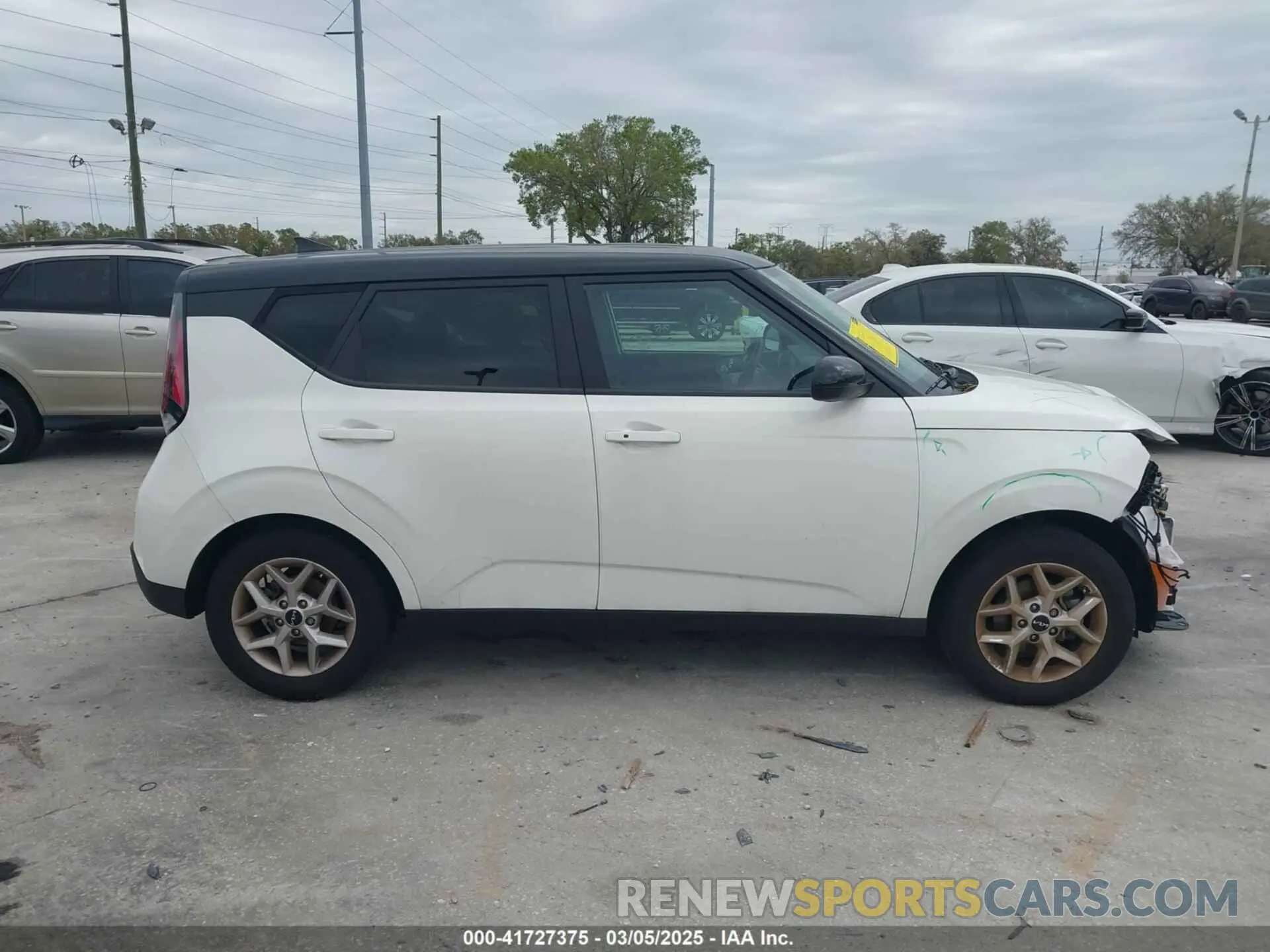 14 Photograph of a damaged car KNDJ23AU6R7227747 KIA SOUL 2024