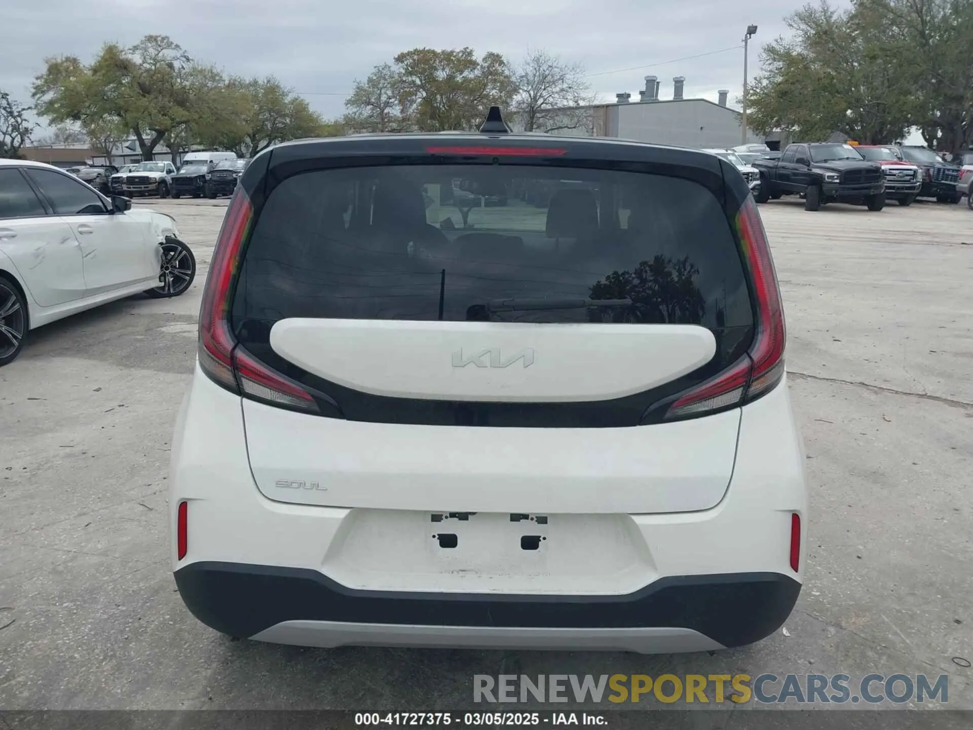 17 Photograph of a damaged car KNDJ23AU6R7227747 KIA SOUL 2024