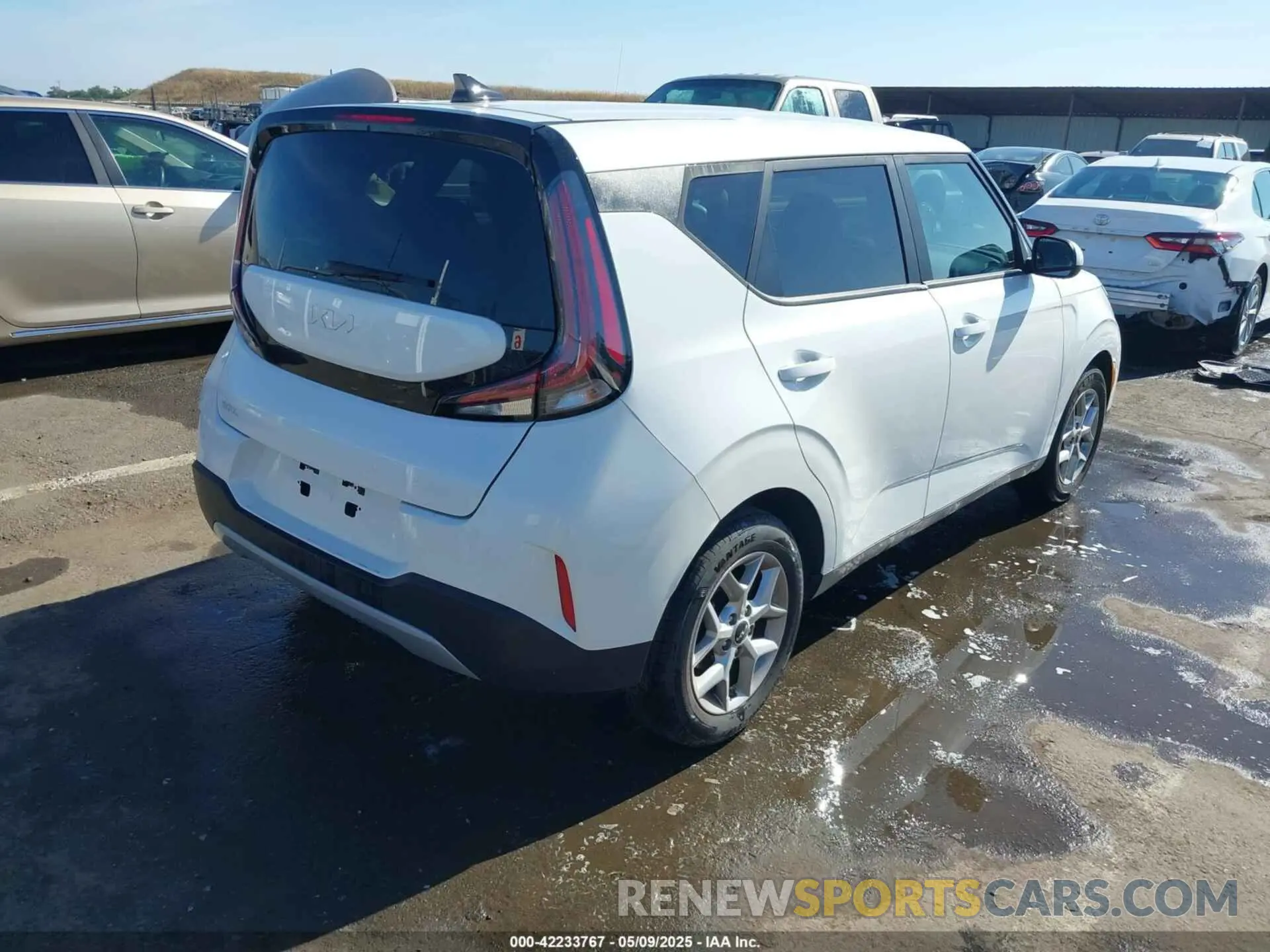 4 Photograph of a damaged car KNDJ23AU7R7227529 KIA SOUL 2024