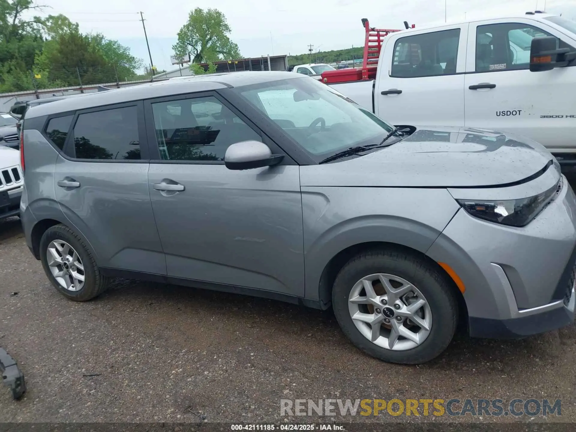 13 Photograph of a damaged car KNDJ23AU8R7905091 KIA SOUL 2024