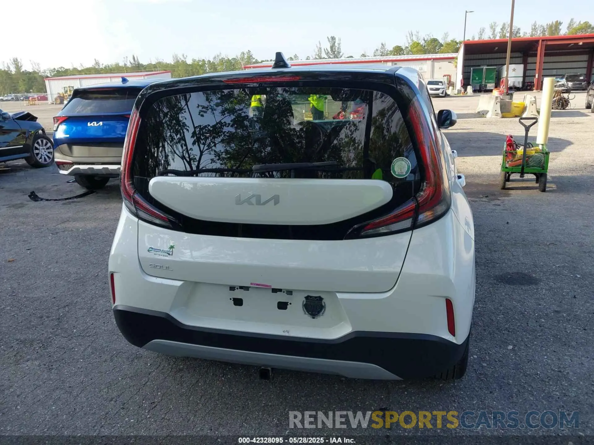 17 Photograph of a damaged car KNDJ23AU9R7920490 KIA SOUL 2024