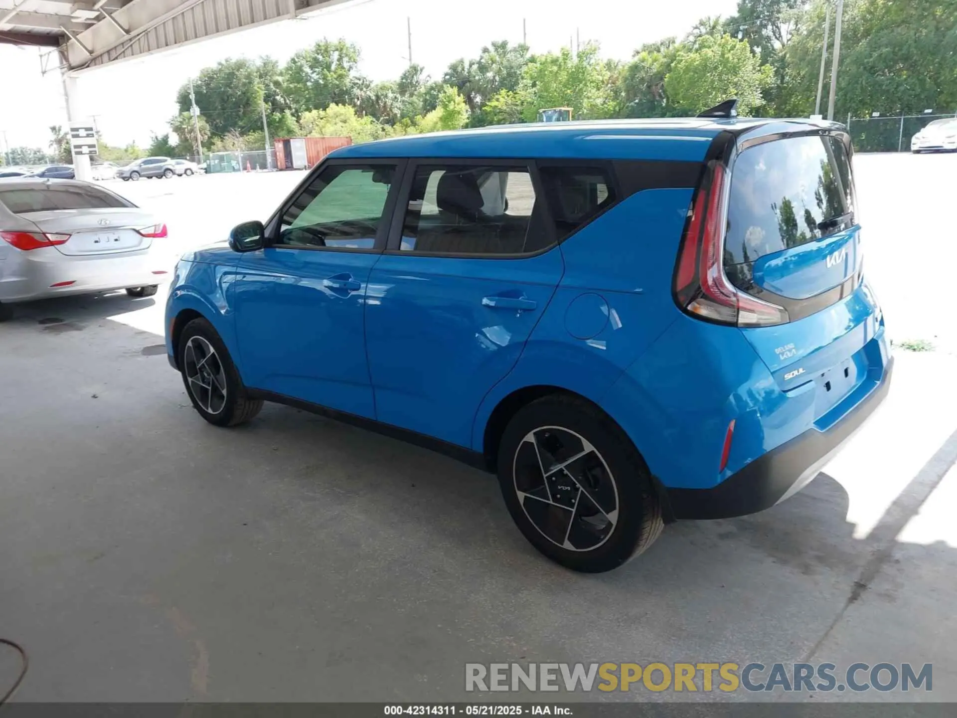 3 Photograph of a damaged car KNDJ33AU1R7225272 KIA SOUL 2024