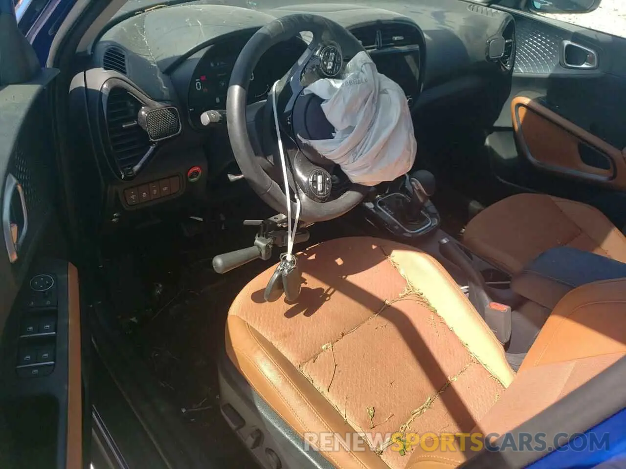 8 Photograph of a damaged car KNDJ33AU8R7221672 KIA SOUL 2024