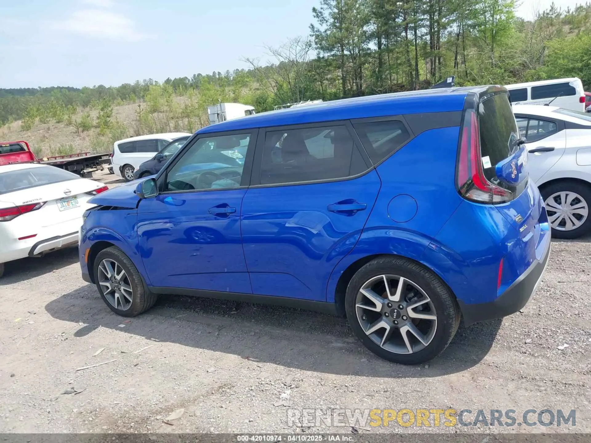 14 Photograph of a damaged car KNDJ33AU9R7236522 KIA SOUL 2024
