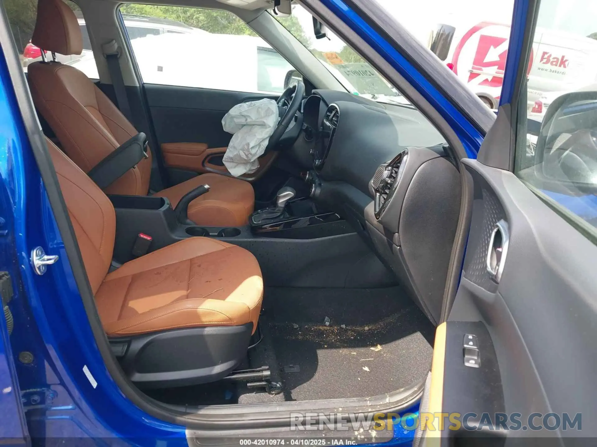 5 Photograph of a damaged car KNDJ33AU9R7236522 KIA SOUL 2024