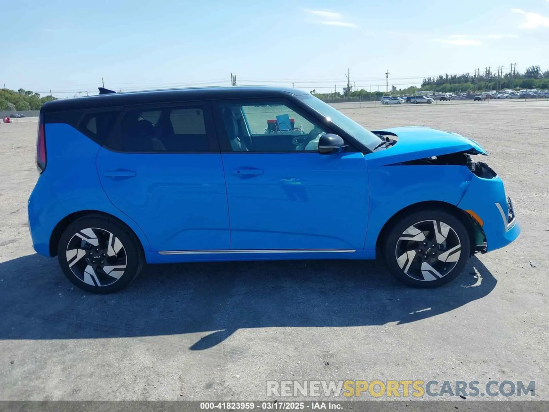 14 Photograph of a damaged car KNDJ53AU0R7219196 KIA SOUL 2024