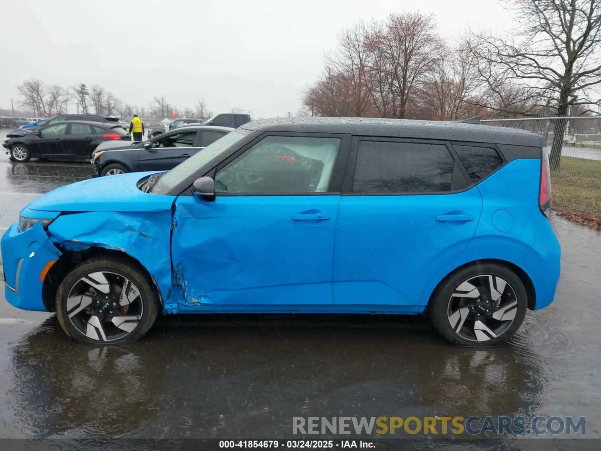 13 Photograph of a damaged car KNDJ53AU1R7231700 KIA SOUL 2024